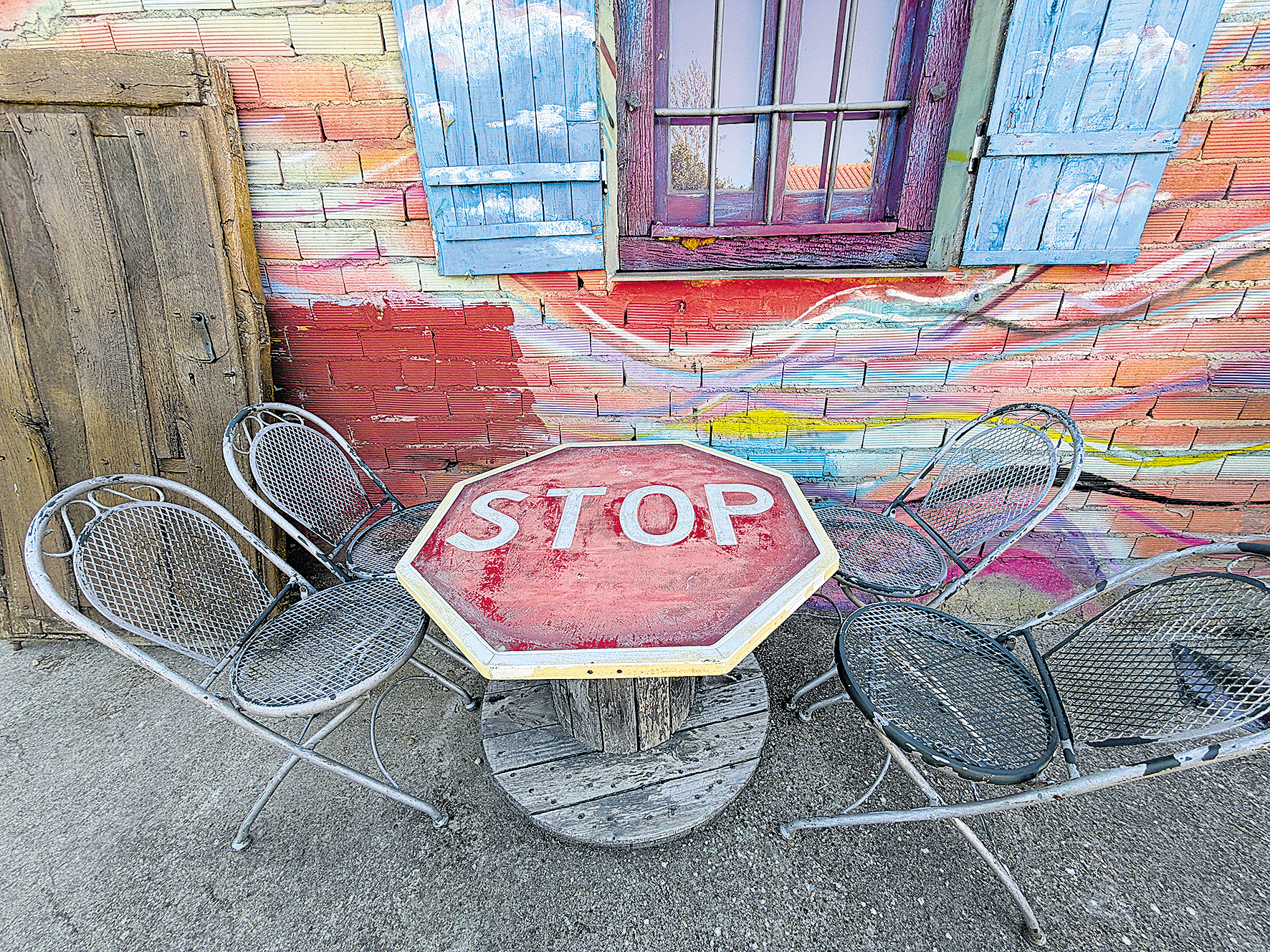 Siempre aparece el stop. | SAÚL ARÉN