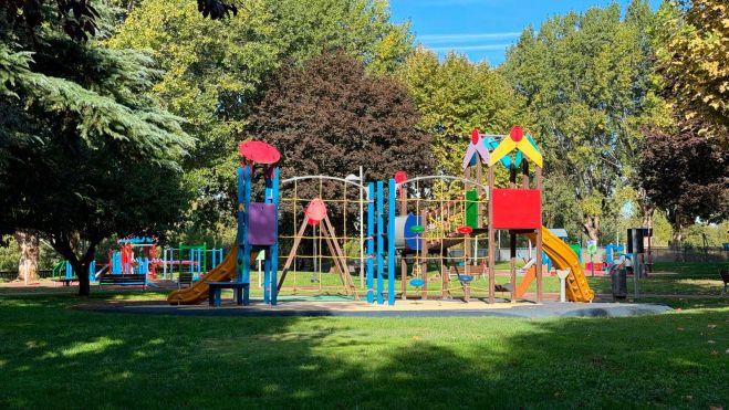 El parque infantil renovado por el Ayuntamiento en el año 2022. SAÚL ARÉN