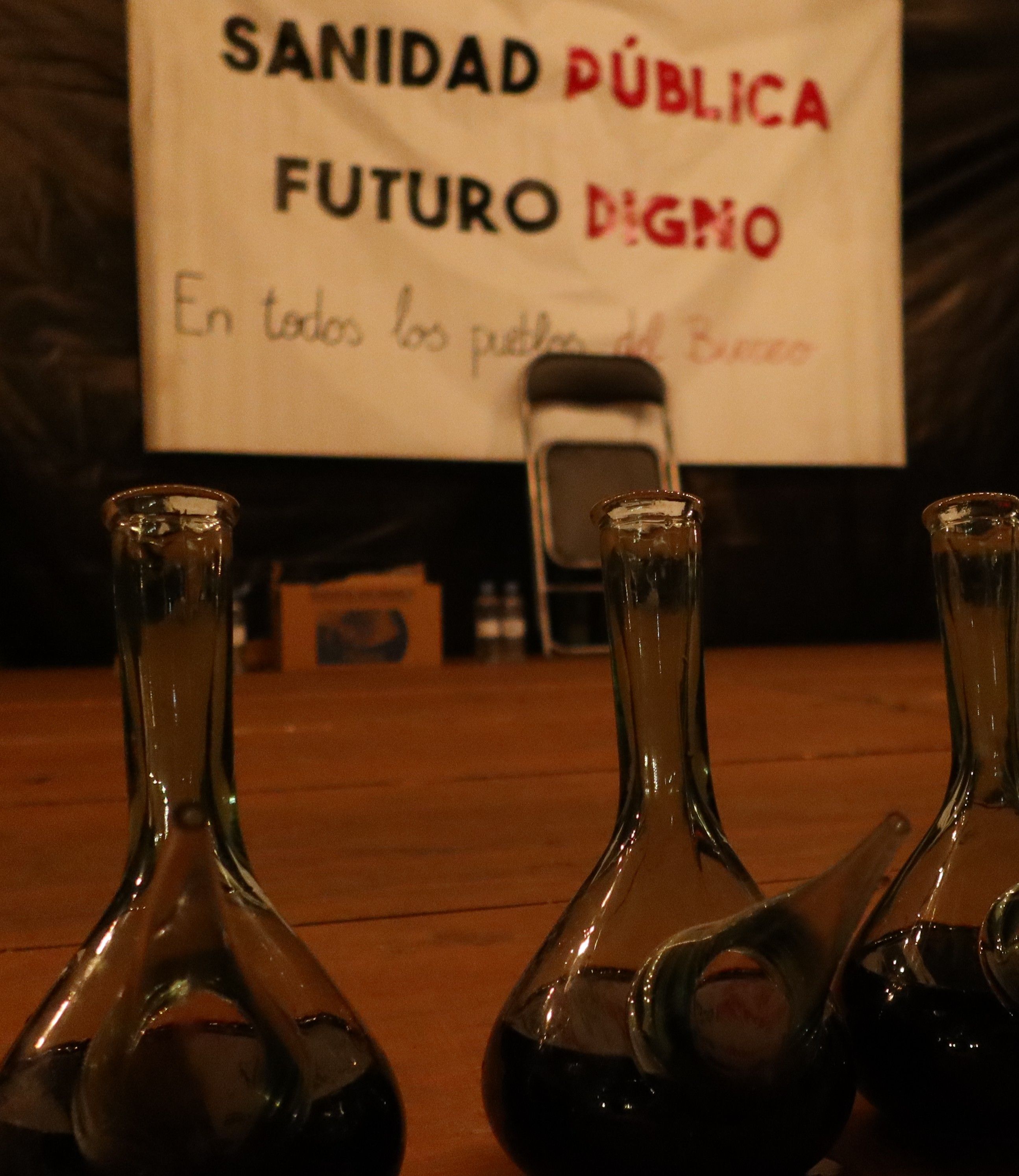 Porrones en la fiesta de la vendimia 2025.