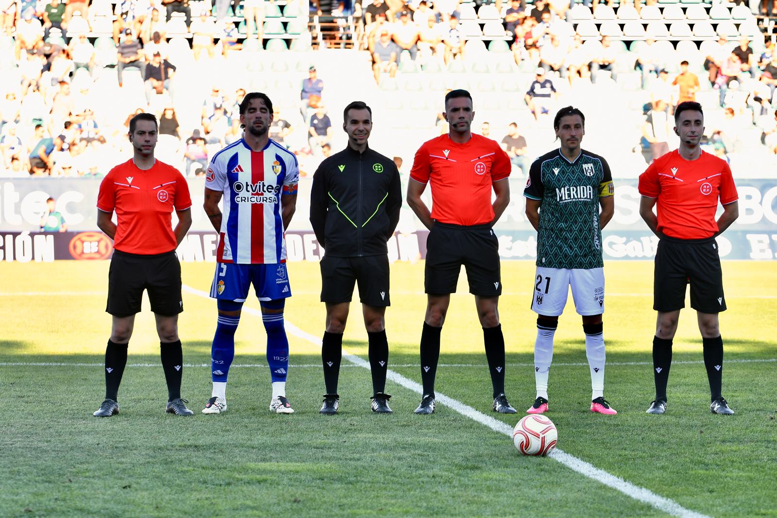 La Deportiva se llevó la victoria ante el Mérida tras jugar con uno menos toda la segunda parte. QUINITO (11)