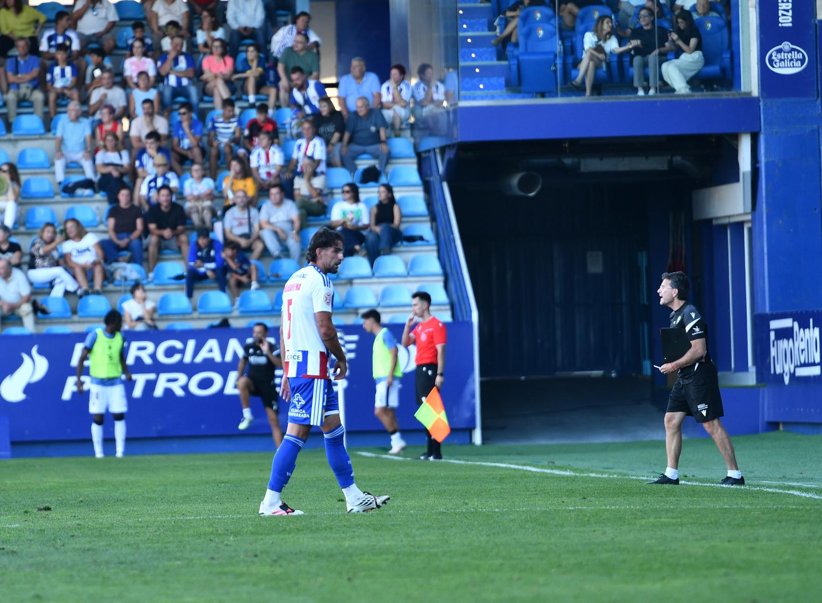 La Deportiva se llevó la victoria ante el Mérida tras jugar con uno menos toda la segunda parte. QUINITO (18)