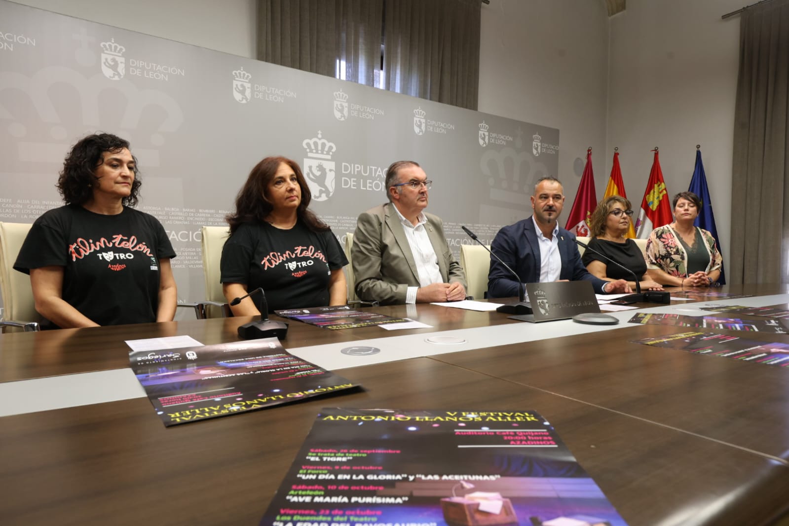 Un instante de la presentación del V Festival Antonio Llanos Aller de Sariegos. | FERNANDO OTERO