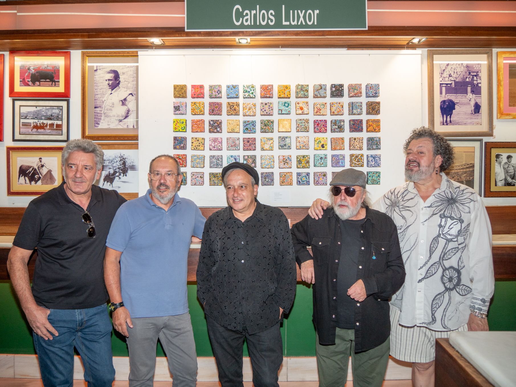 Toño Benavides, Pablo Martínez, Carlos Luxor, Uriarte y Fran de Gonari en la inauguración. | VICENTE GARCÍA Toño Benavides, Pablo Martínez, Carlos Luxor, Uriarte y Fran de Gonari en la inauguración. | VICENTE GARCÍA