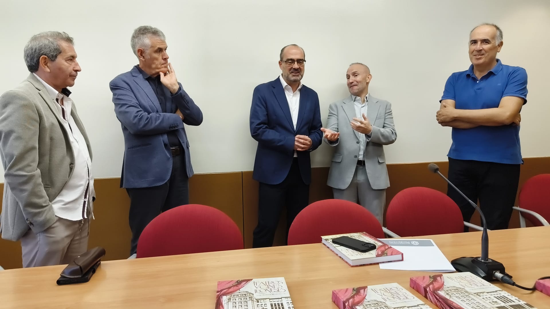 Presentación en Ponferrada del libro y del congreso sobre los teatros y cines leoneses. | MAR IGLESIAS