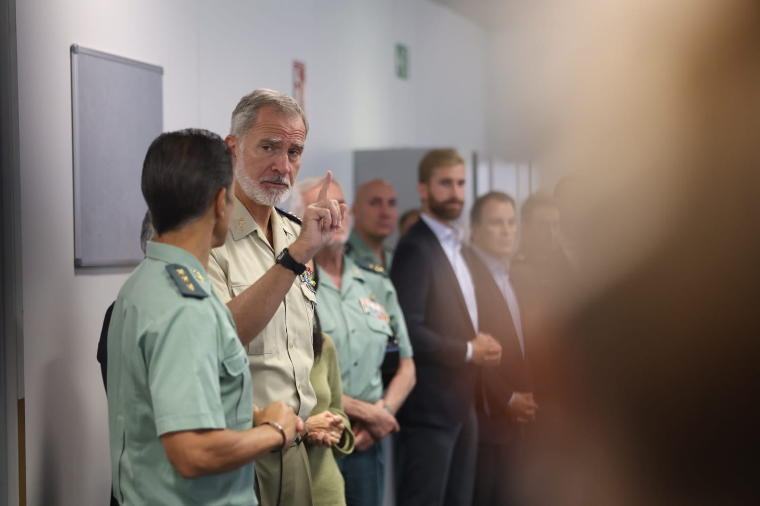 El rey Felipe VI visitó este martes la Cibercomandancia de la Guardia Civil, en León. | FERNANDO OTERO