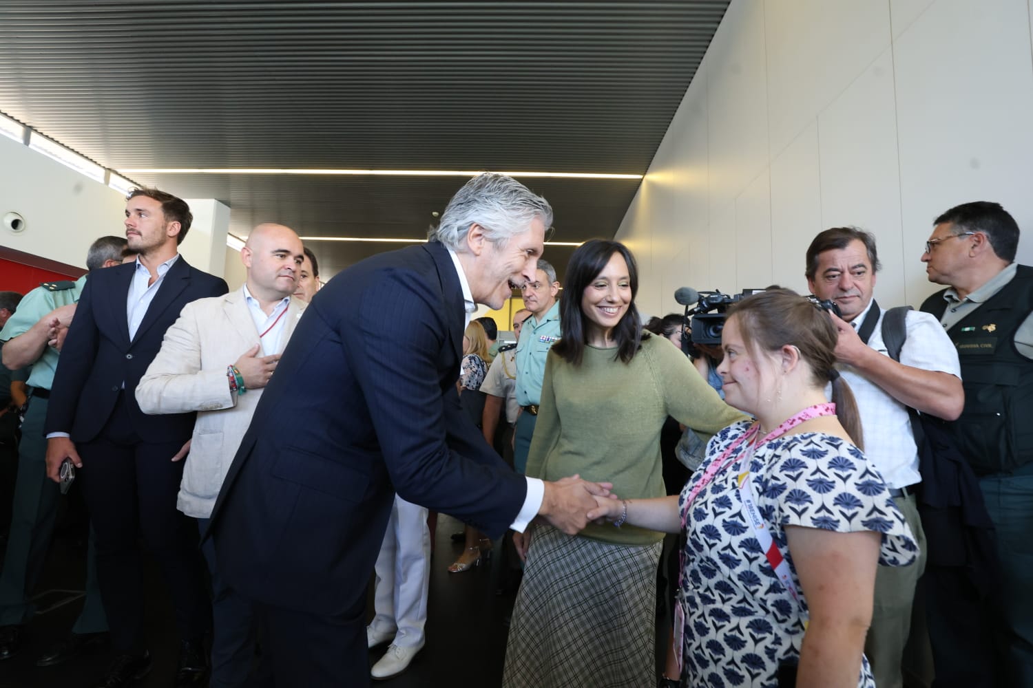 El rey Felipe VI visitó este martes la Cibercomandancia de la Guardia Civil, en León. | FERNANDO OTERO