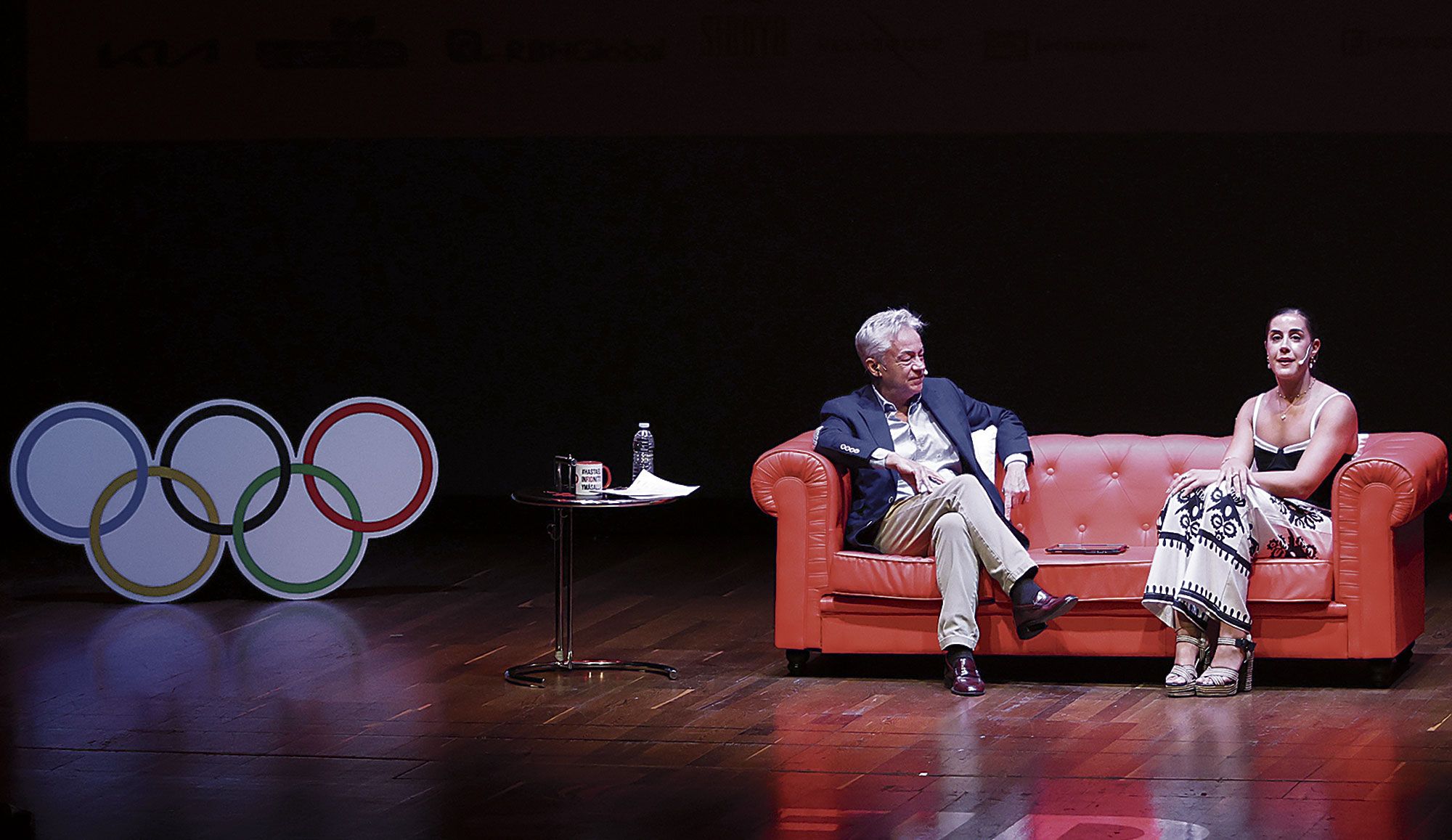 Carolina Marín, durante la charla. | FERNANDO OTERO