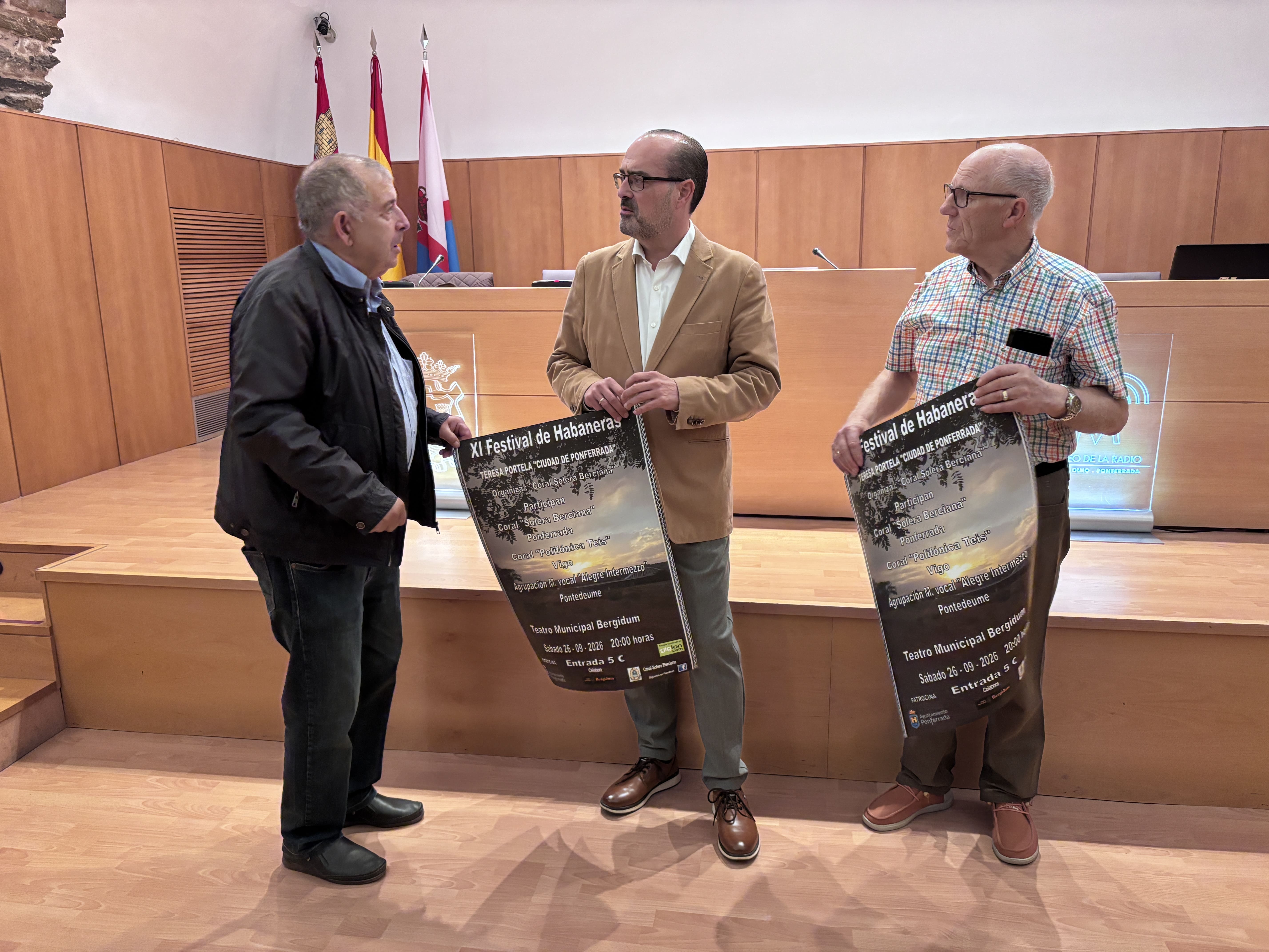Presentación de la nueva edición del Festival de Habaneras de Ponferrada. | JAVIER FERNÁNDEZ