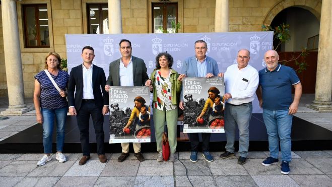 Un instante de la presentación de la edición número 41 de la Feria del Pimiento Morrón de Fresno de la Vega. | SAÚL ARÉN Un instante de la presentación de la edición número 41 de la Feria del Pimiento Morrón de Fresno de la Vega. | SAÚL ARÉN