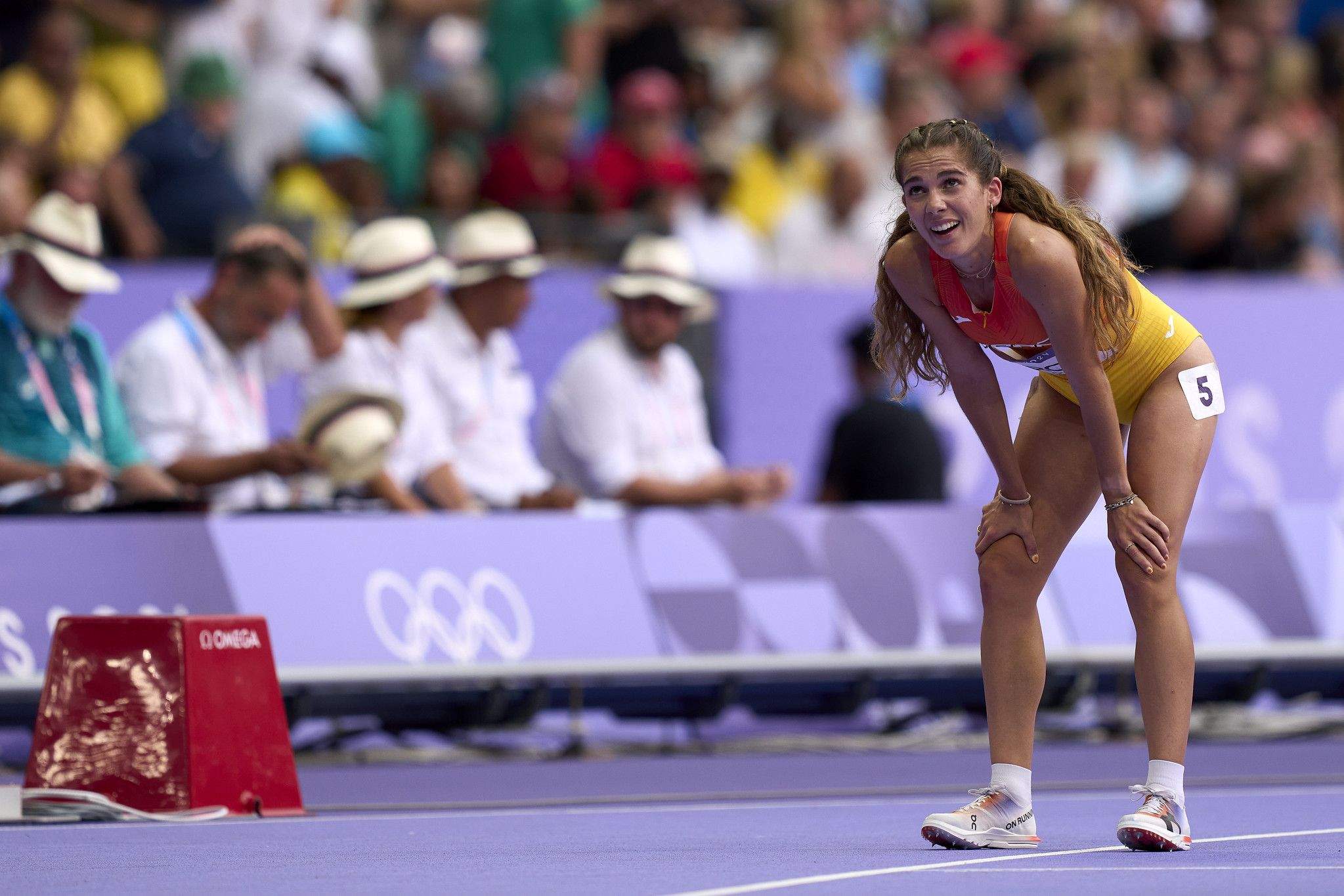 Marta García, contrariada a su llegada a meta en la semifinal olímpica. | COE