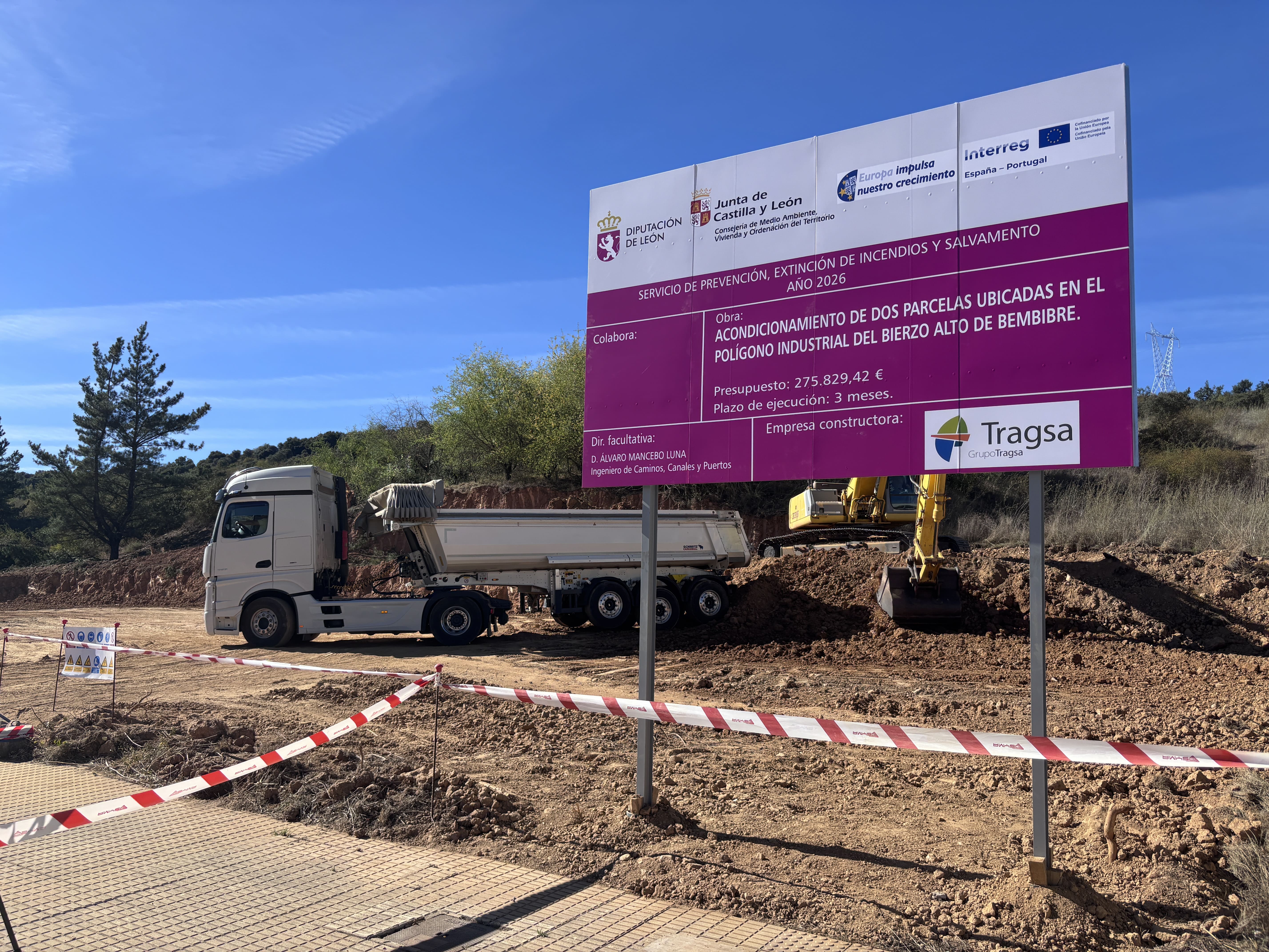 Primeros movimientos de tierras en las parcelas cedidas por el Ayuntamiento de Bembibre. | JAVIER FERNÁNDEZ Primeros movimientos de tierras en las parcelas cedidas por el Ayuntamiento de Bembibre. | JAVIER FERNÁNDEZ