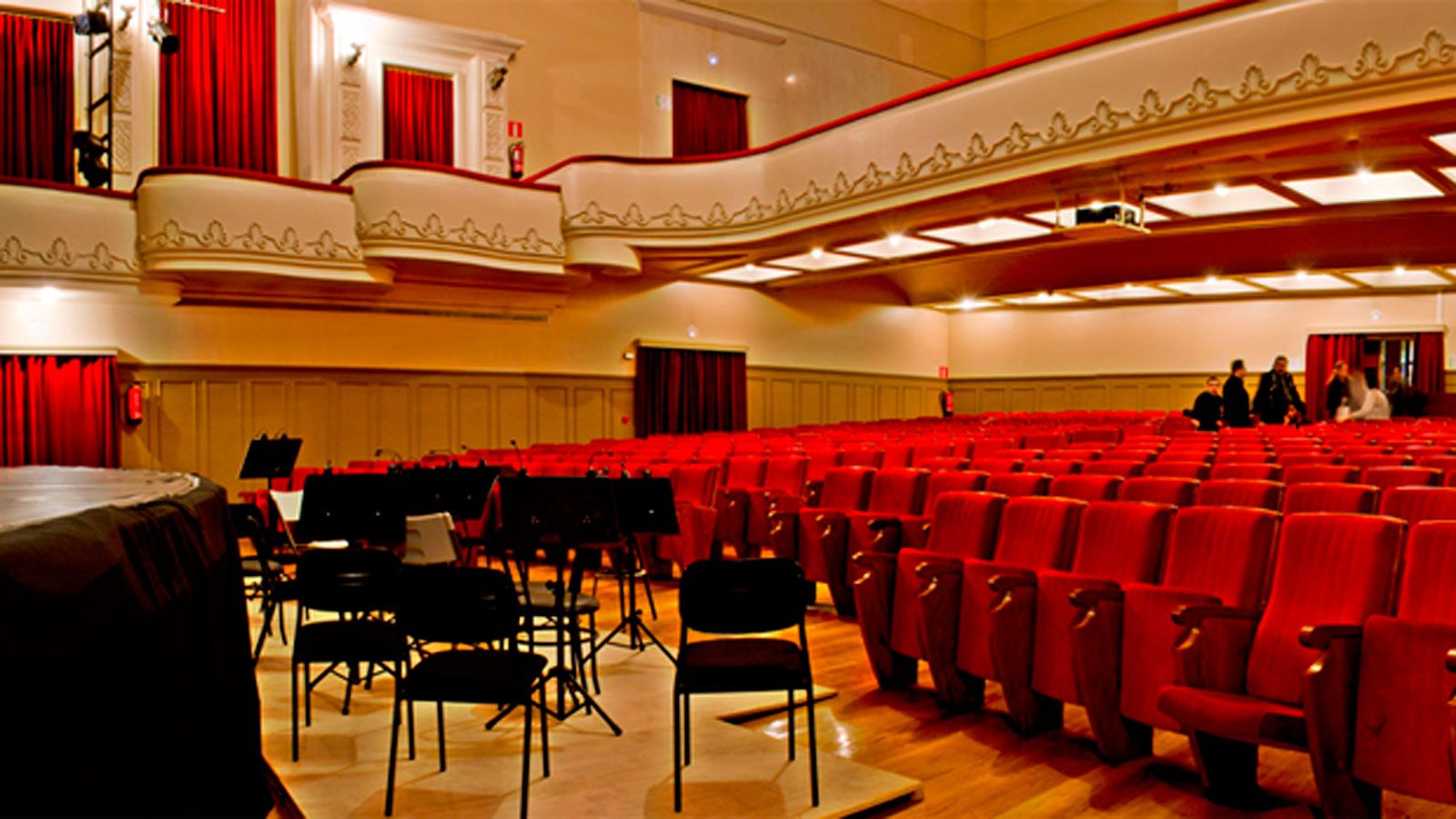 El patio de butacas del teatro de la capital berciana. | TEATRO BERGIDUM El patio de butacas del teatro de la capital berciana. | TEATRO BERGIDUM