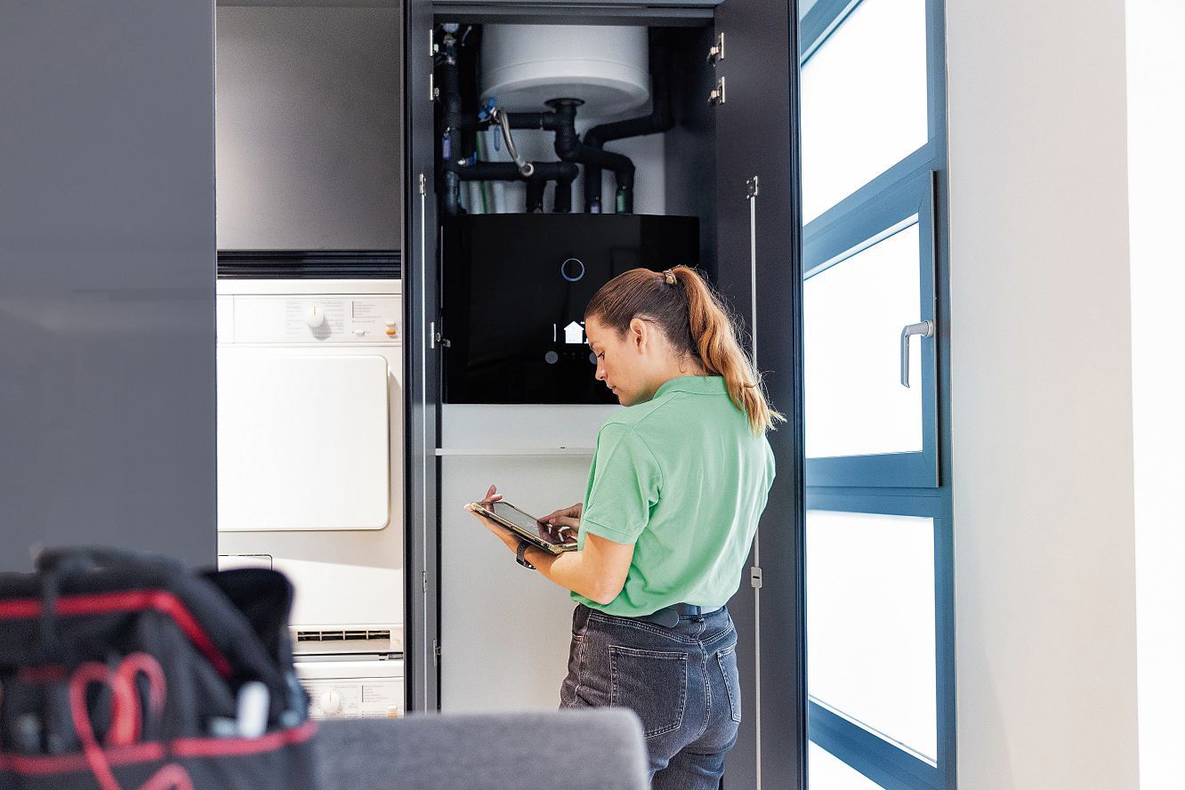 En la fotografía, detalle de un sistema de aerotermia en vivienda de tipo individual. | IBERDROLA