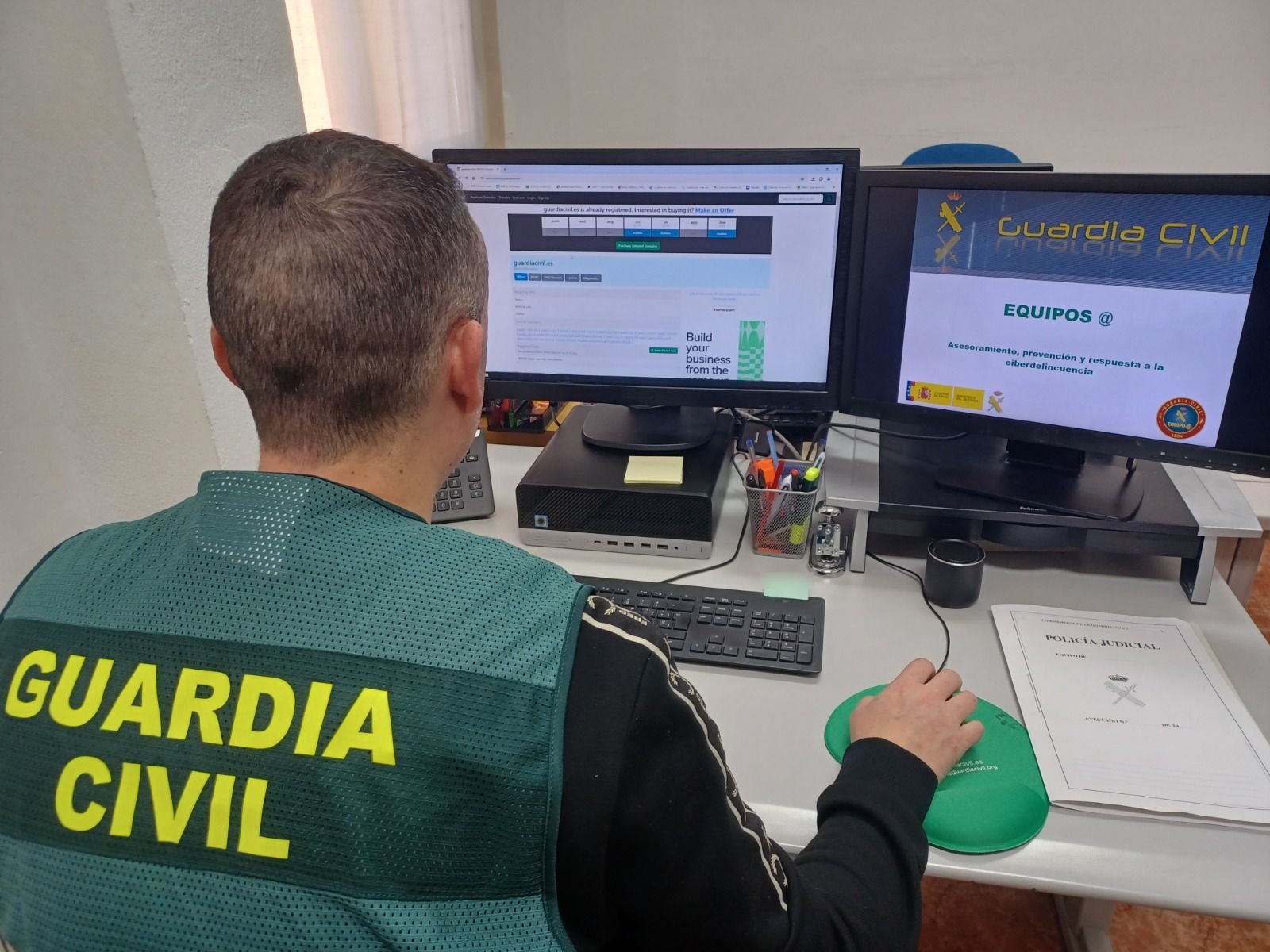 Los investigadores del equipo de León de la Guardia Civil analizaron las comunicaciones mantenidas entre la víctima y los autores. | L.N.C.
