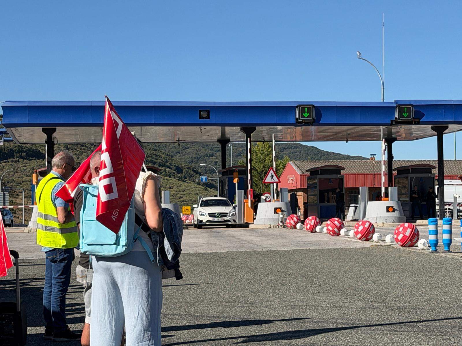 Imagen de archivo de una protesta de Comisiones Obreras en el peaje de La Magdalena. | SAÚL ARÉN