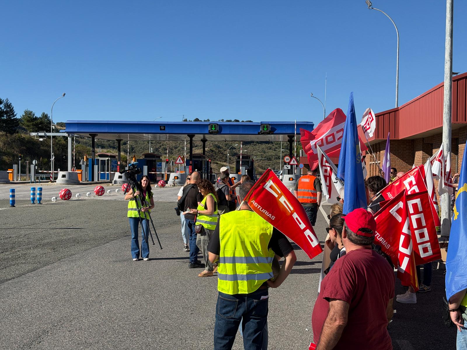 Las mejores imágenes de la manifestación contra el peaje de la Magdalena
