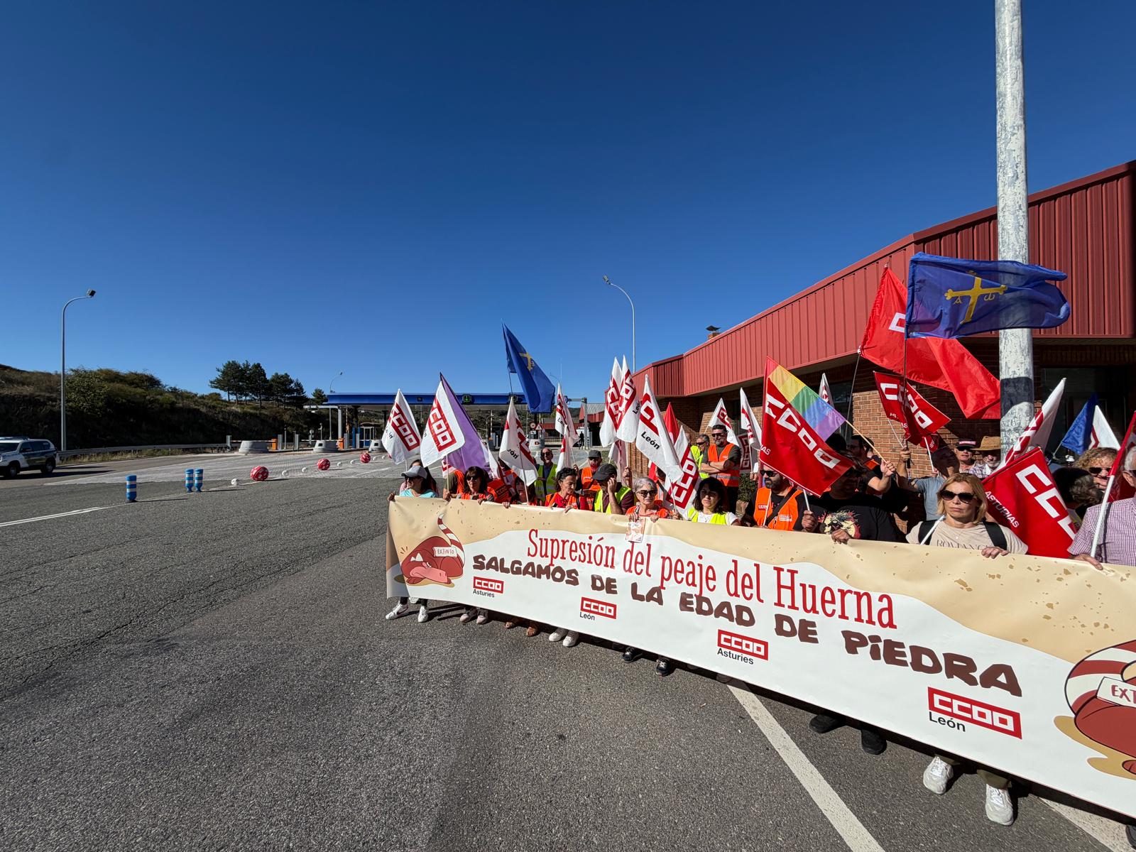 Las mejores imágenes de la manifestación contra el peaje de la Magdalena 