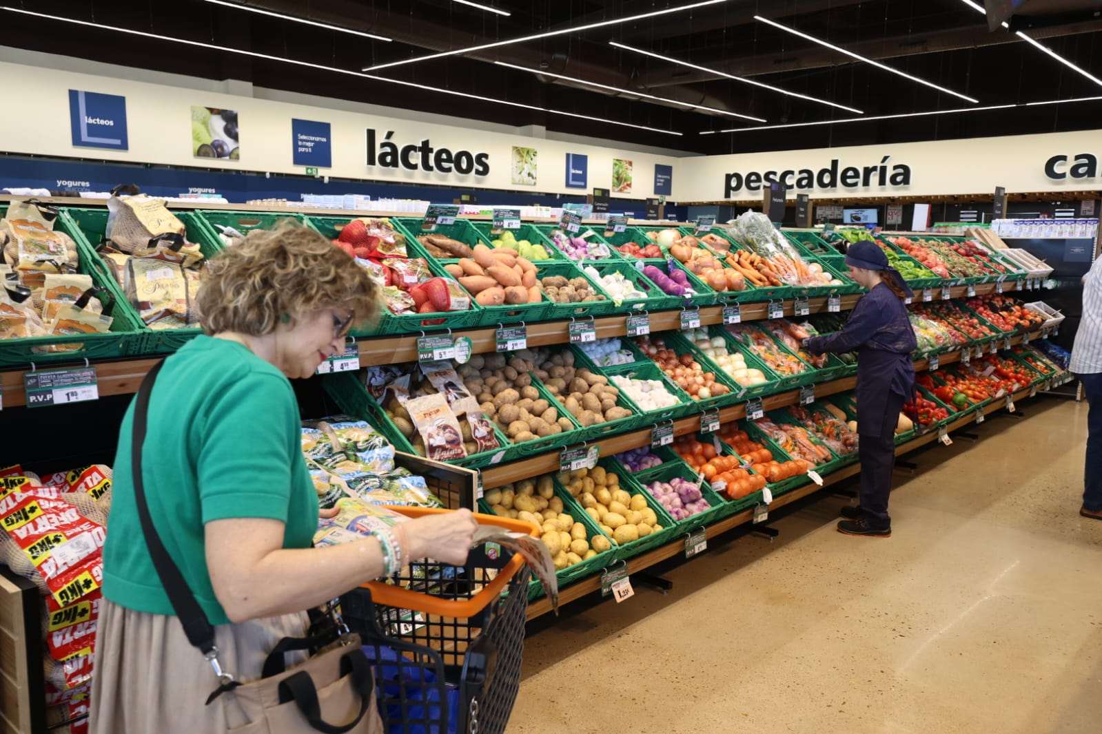 Apertura de un nuevo supermercado de Gadis en Navatejera