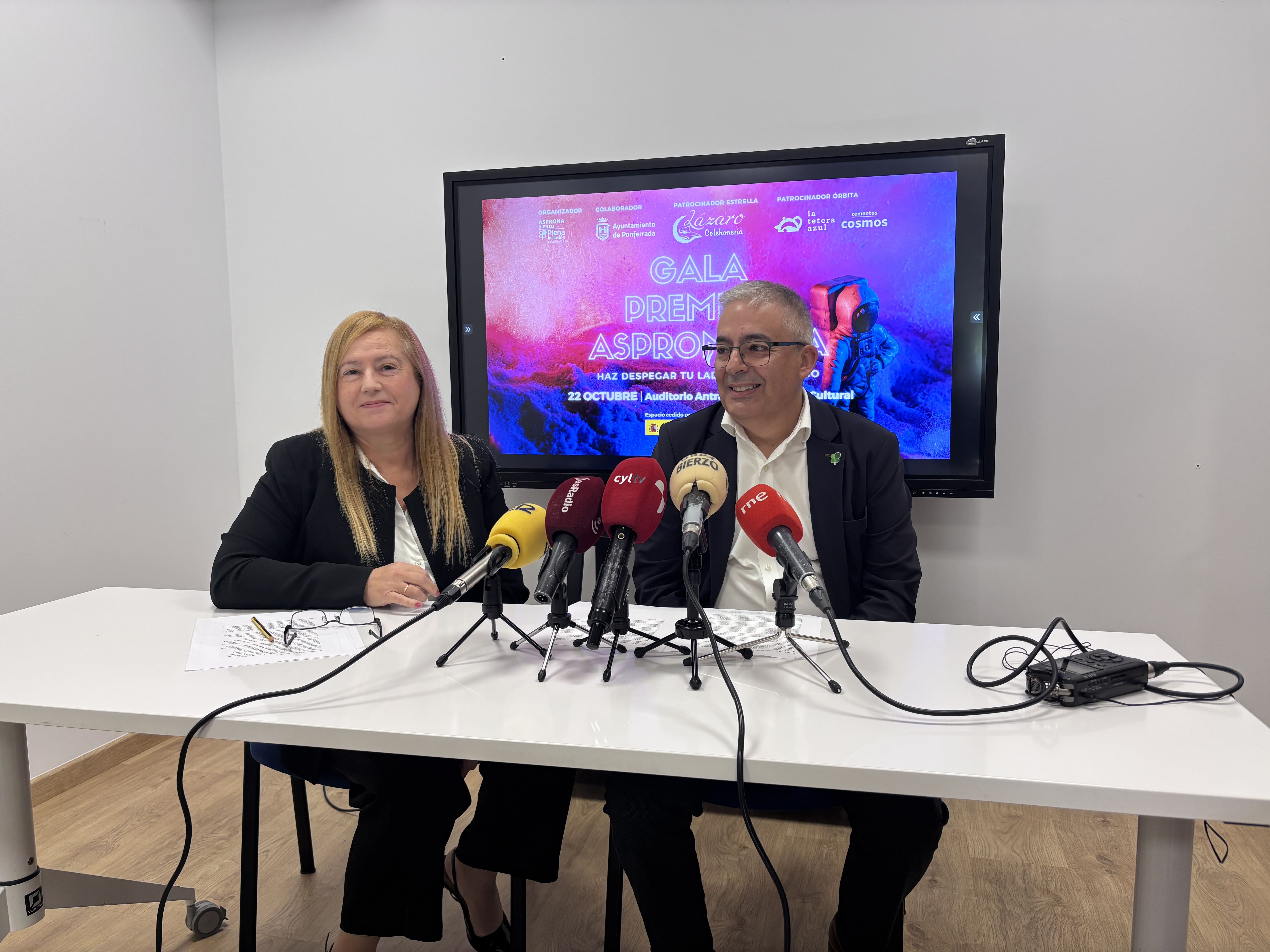 Presentación de la nueva gala de los Premios Aspronauta. | JAVIER FERNÁNDEZ Presentación de la nueva gala de los Premios Aspronauta. | JAVIER FERNÁNDEZ