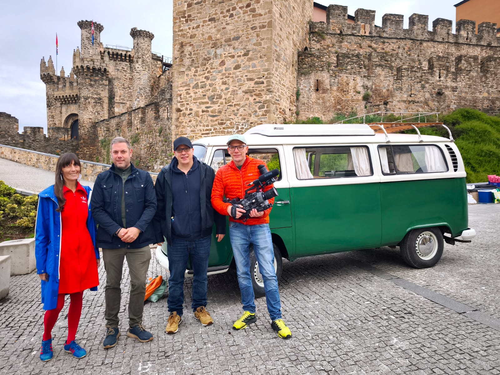 'Caravana Educativa' de La2 en su grabación en el Castillo de Ponferrada, con 'Profesor10demates'.