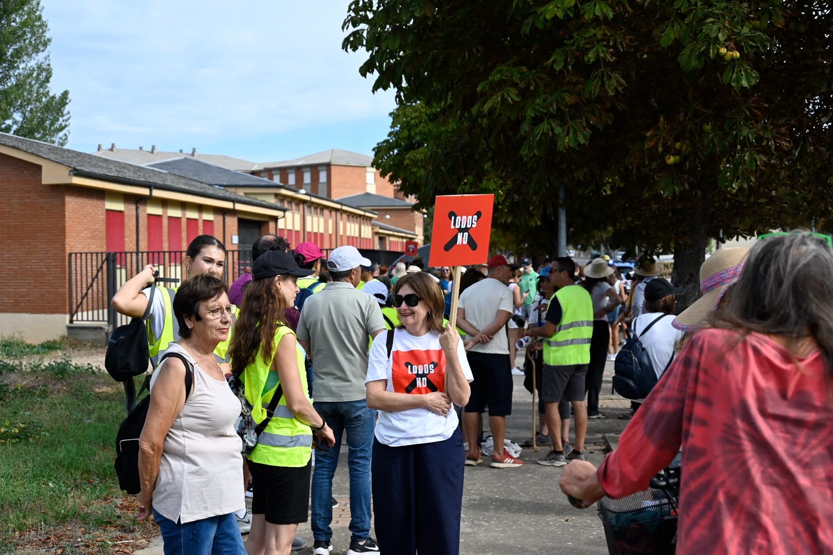Las imágenes de la movilización  de Val de San Lorenzo contra la planta de biometano 