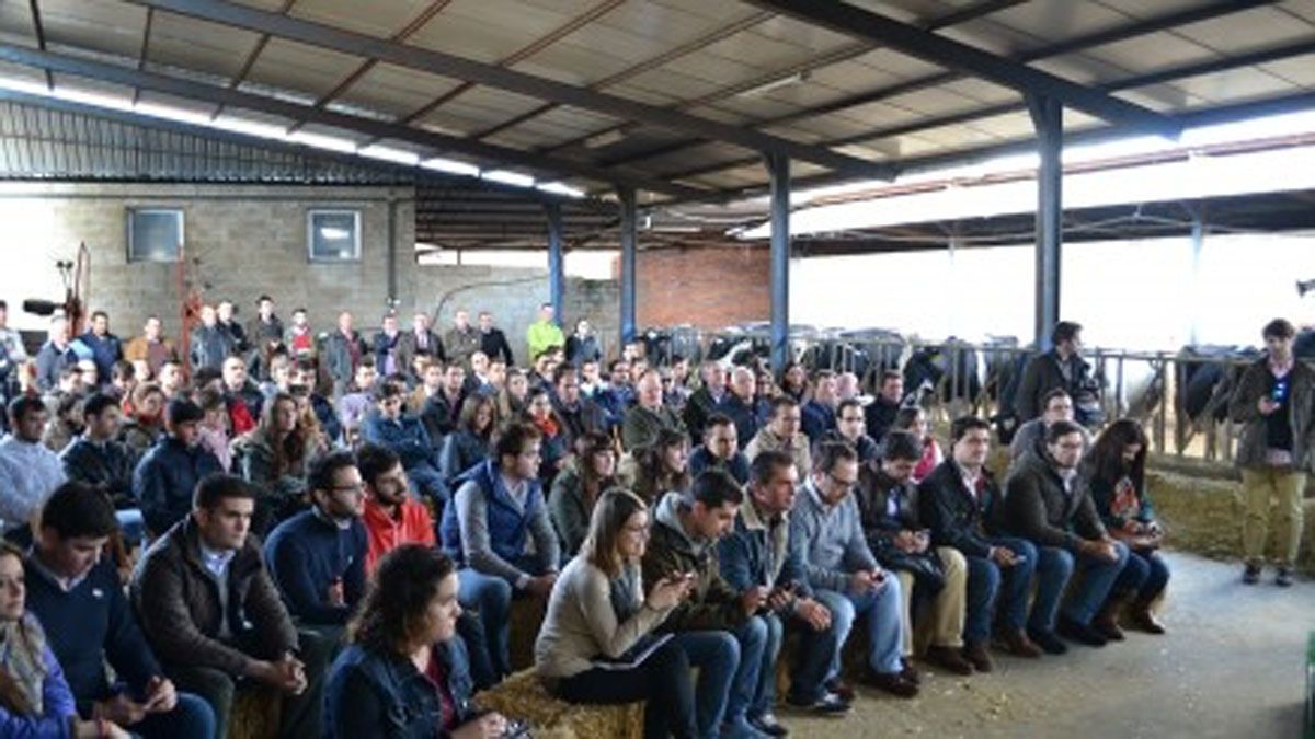 Reunión de miembros de Nuevas Generaciones del Partido Popular.