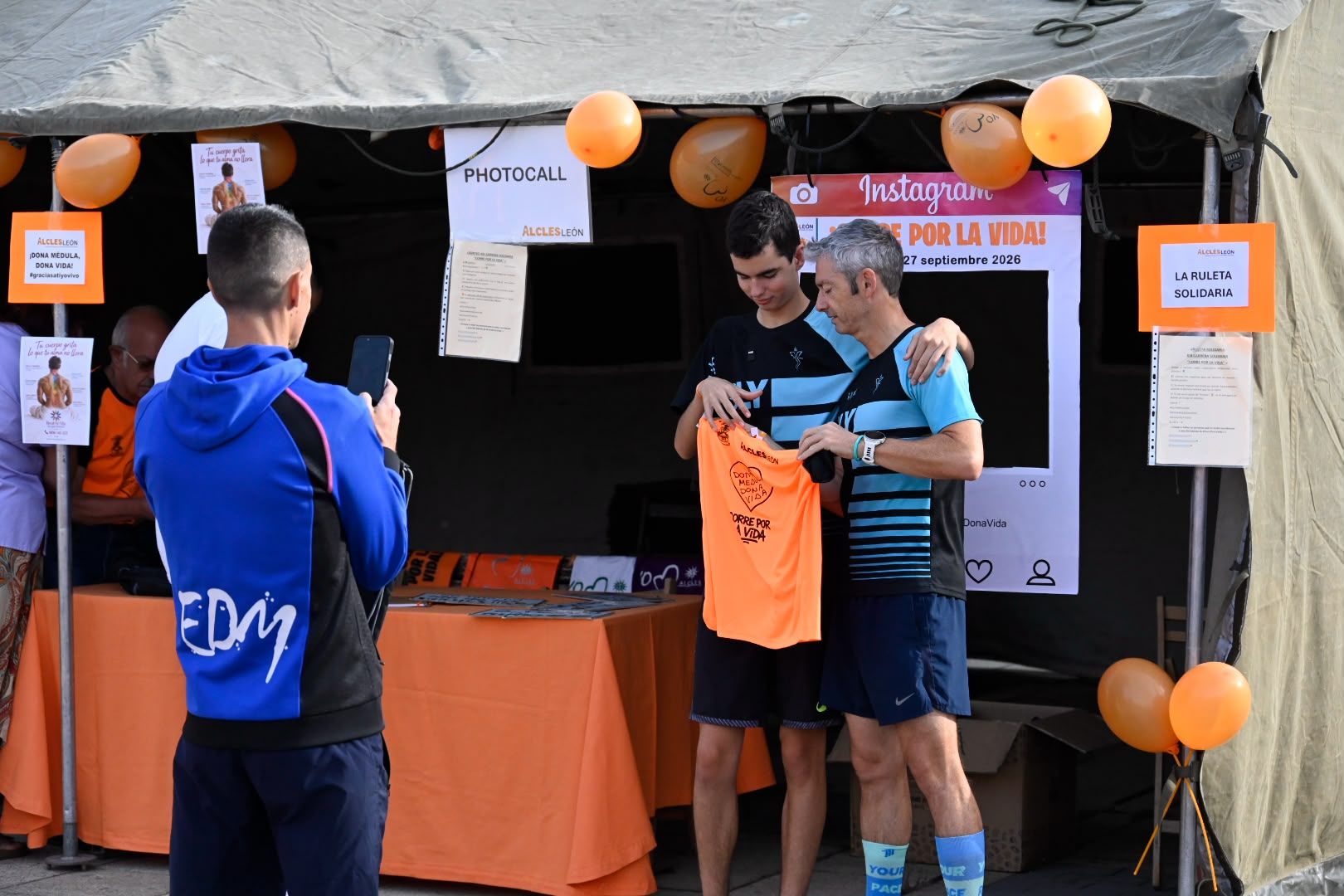 Las imágenes de la XII carrera solidaria ‘Corre por la Vida’ de Alcles 