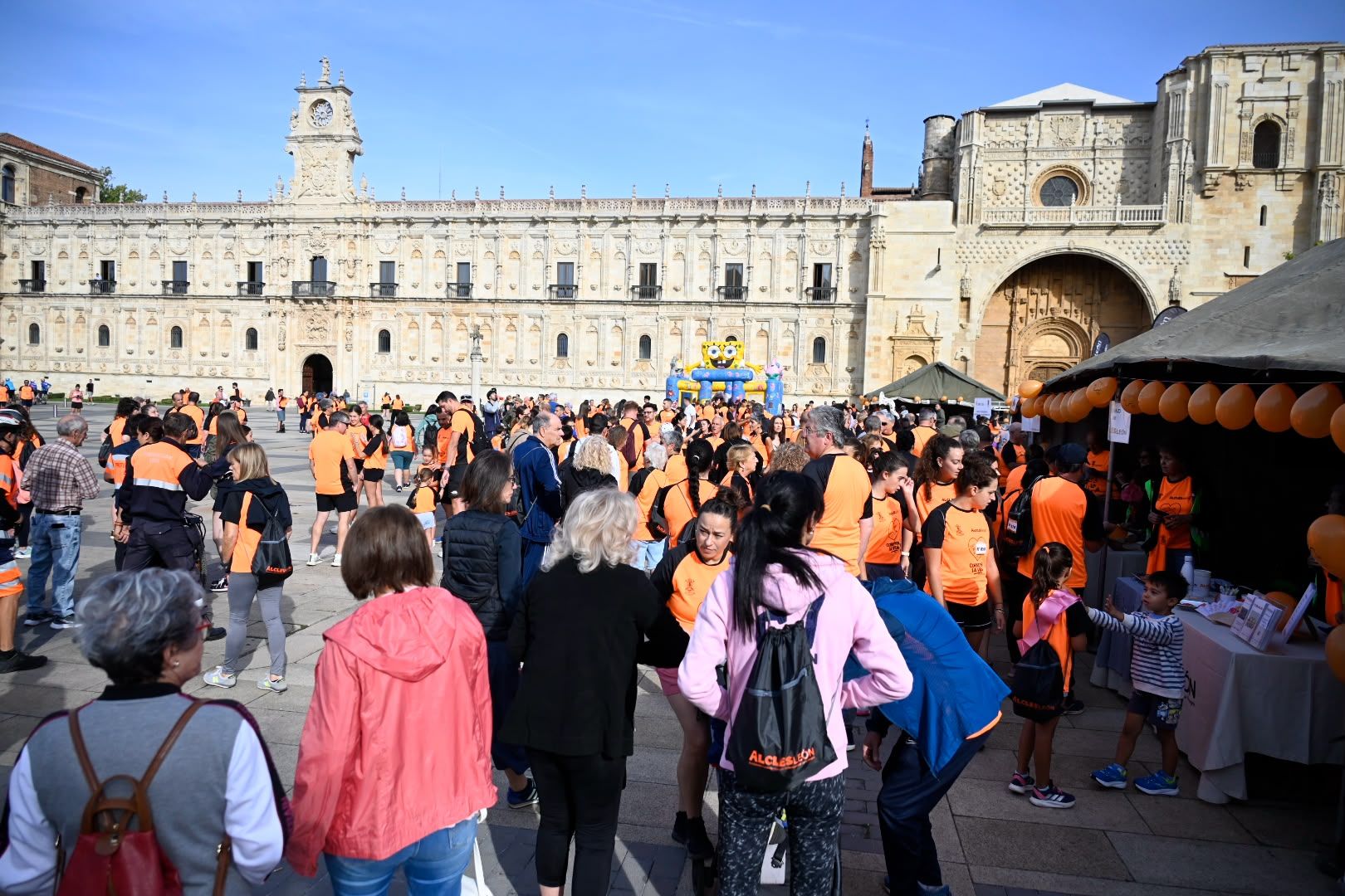Las imágenes de la XII carrera solidaria ‘Corre por la Vida’ de Alcles 