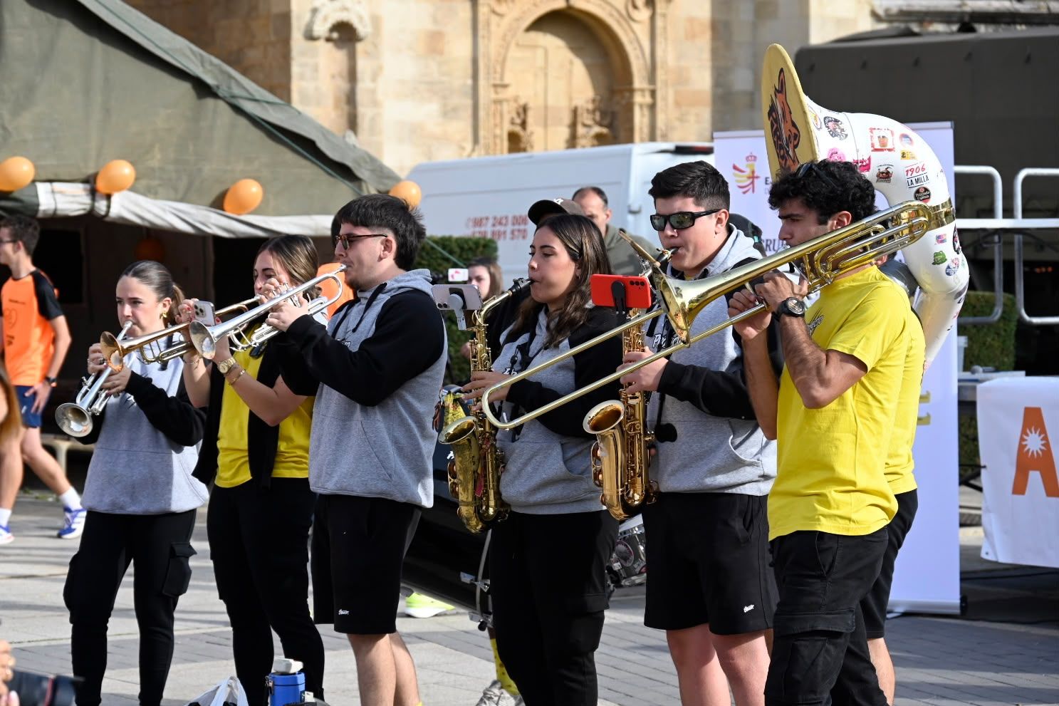 Las imágenes de la XII carrera solidaria ‘Corre por la Vida’ de Alcles 