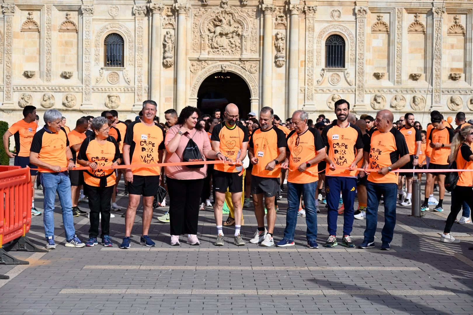Las imágenes de la XII carrera solidaria ‘Corre por la Vida’ de Alcles 