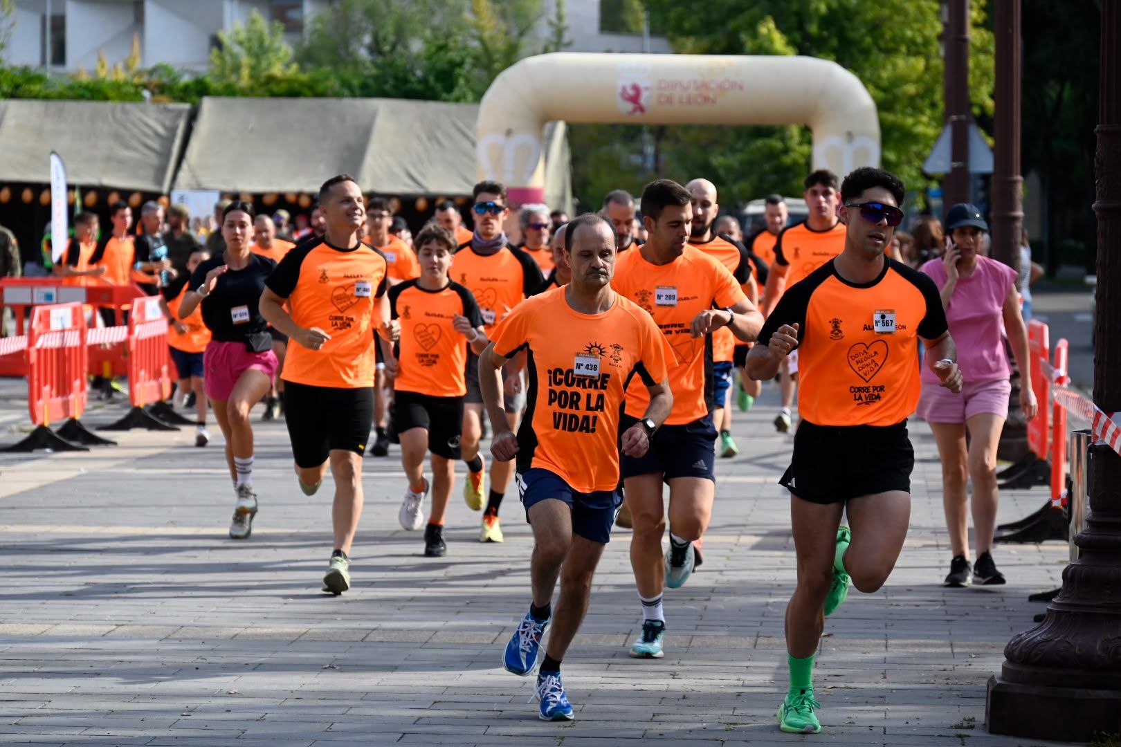 Las imágenes de la XII carrera solidaria ‘Corre por la Vida’ de Alcles 