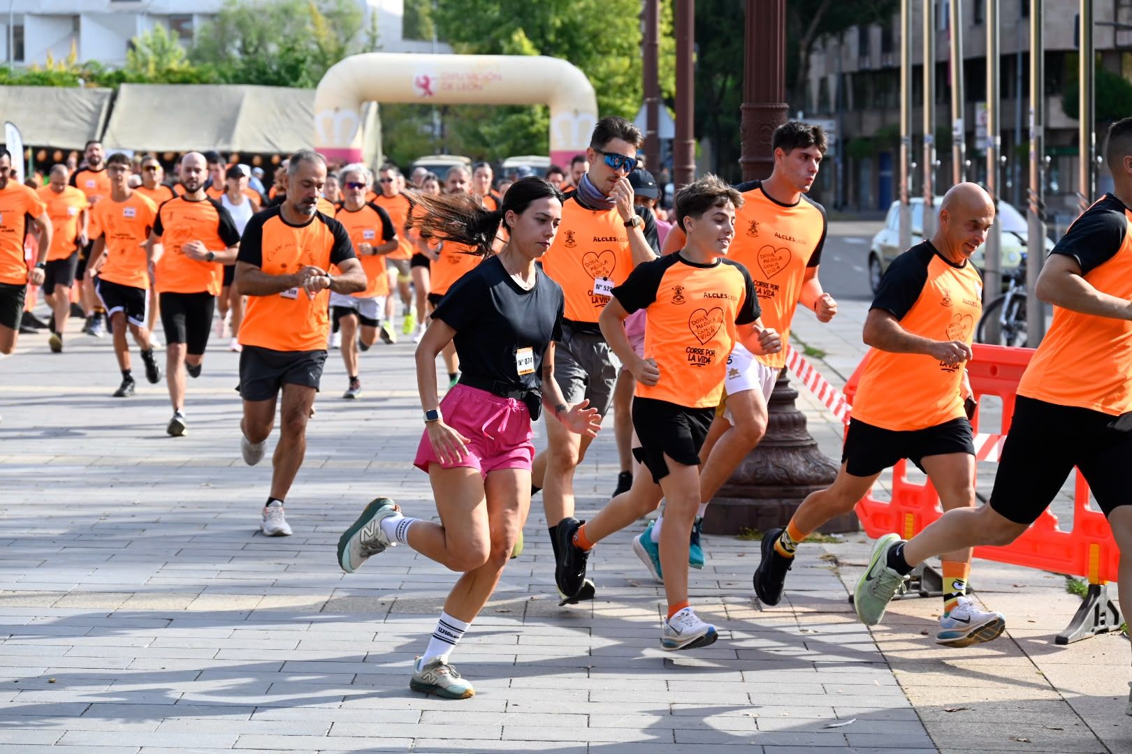 Las imágenes de la XII carrera solidaria ‘Corre por la Vida’ de Alcles 