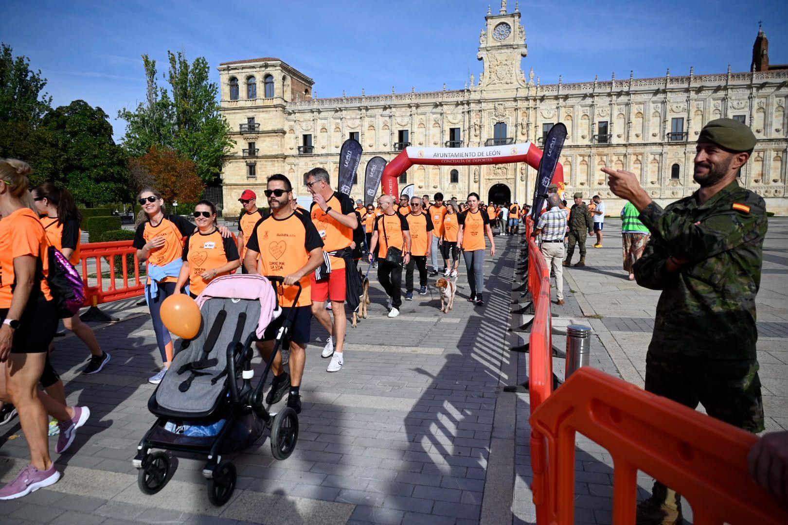 Las imágenes de la XII carrera solidaria ‘Corre por la Vida’ de Alcles 