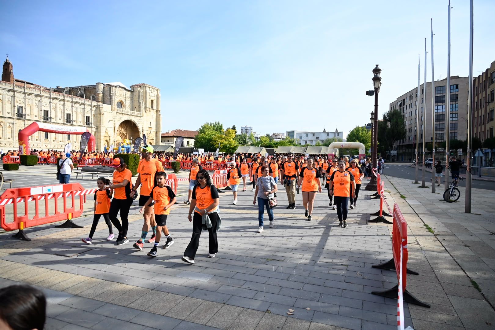 Las imágenes de la XII carrera solidaria ‘Corre por la Vida’ de Alcles 