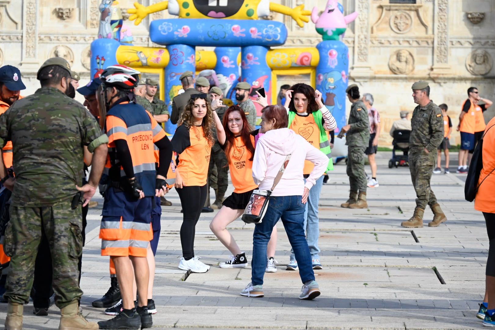 Las imágenes de la XII carrera solidaria ‘Corre por la Vida’ de Alcles 
