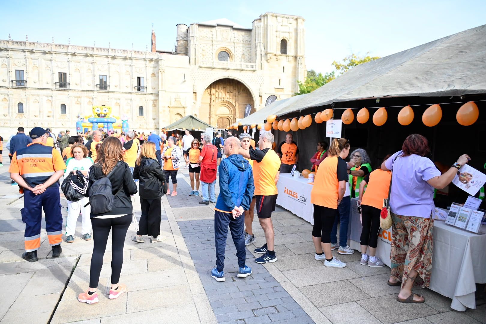 Las imágenes de la XII carrera solidaria ‘Corre por la Vida’ de Alcles 