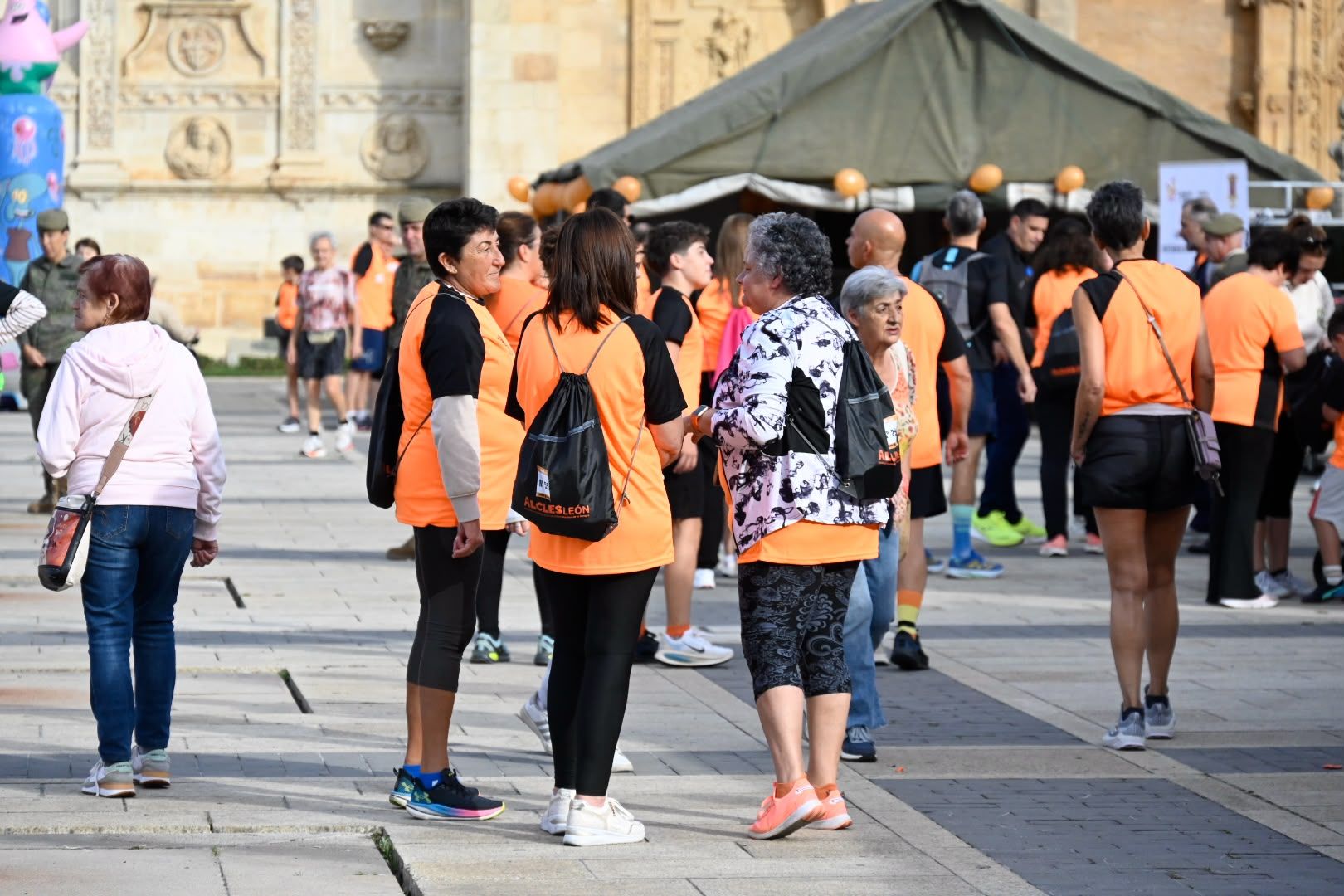 Las imágenes de la XII carrera solidaria ‘Corre por la Vida’ de Alcles 