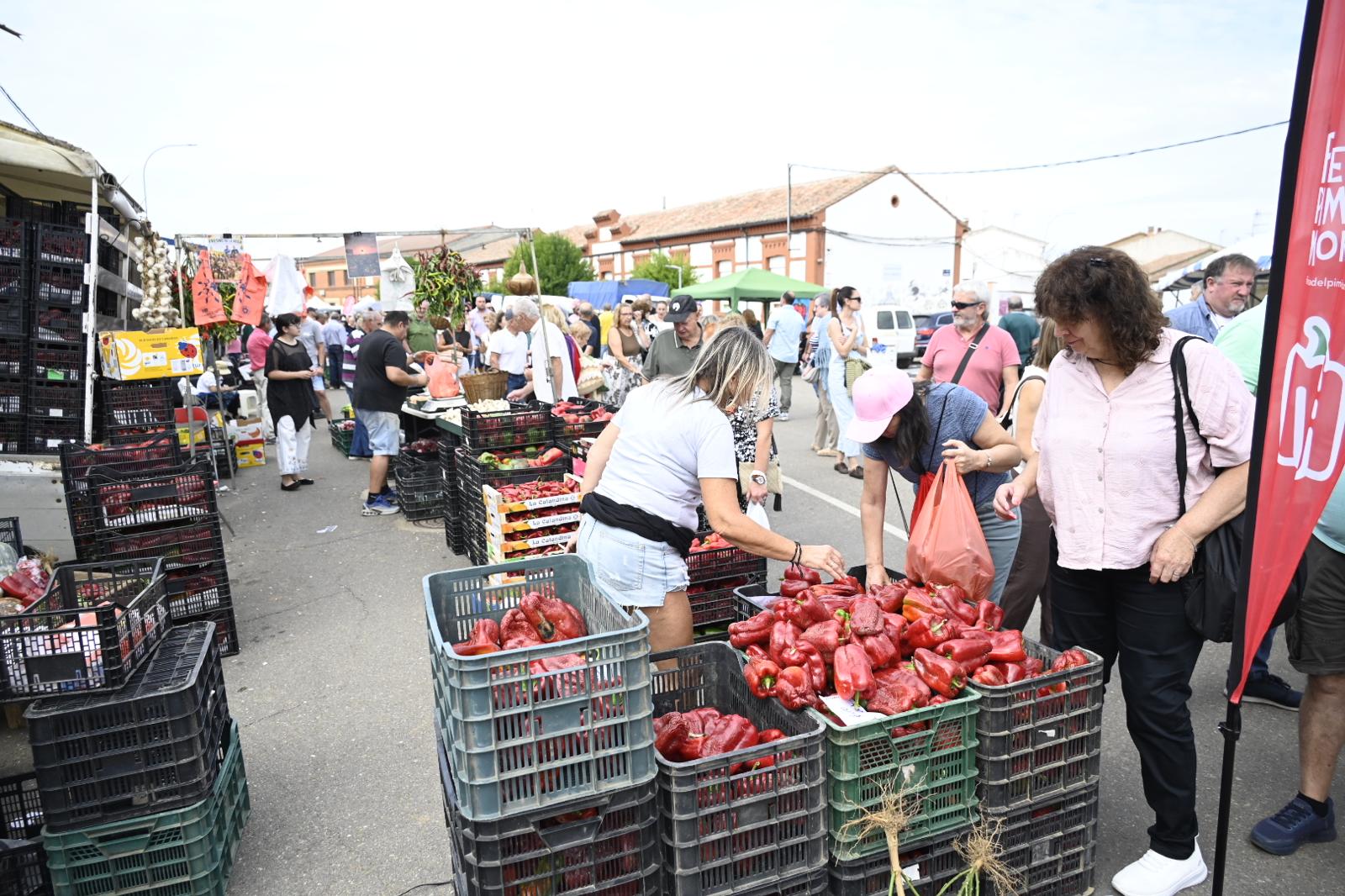 La Feria del Pimiento Morrón de Fresno de la Vega, en imágenes 