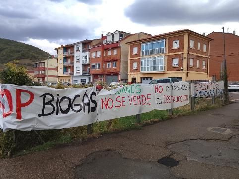 Vecinos y colectivos organizaron una concentración contra la planta de biogás. | E. NIÑO Vecinos y colectivos organizaron una concentración contra la planta de biogás. | E. NIÑO