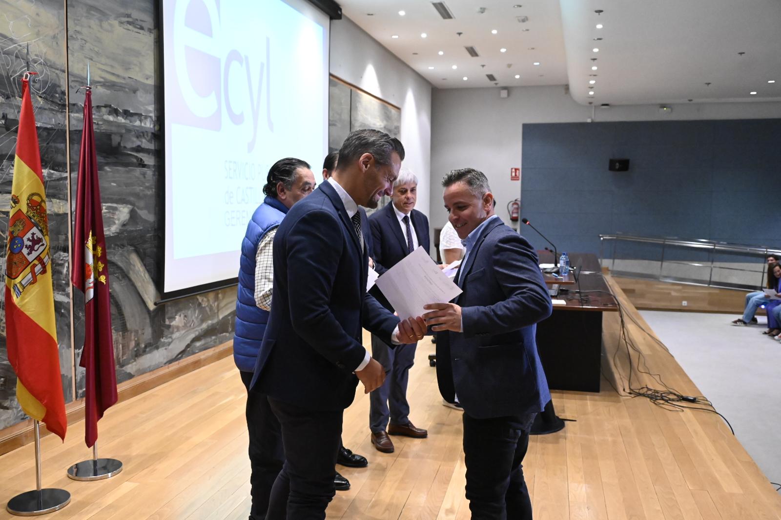 Entrega de los diplomas de los programas mixtos de formación y empleo de León Entrega de los diplomas de los programas mixtos de formación y empleo de León