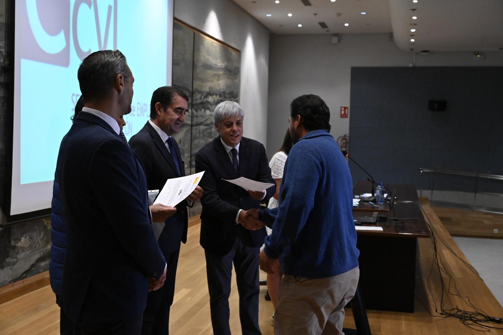 Entrega de los diplomas de los programas mixtos de formación y empleo de León Entrega de los diplomas de los programas mixtos de formación y empleo de León