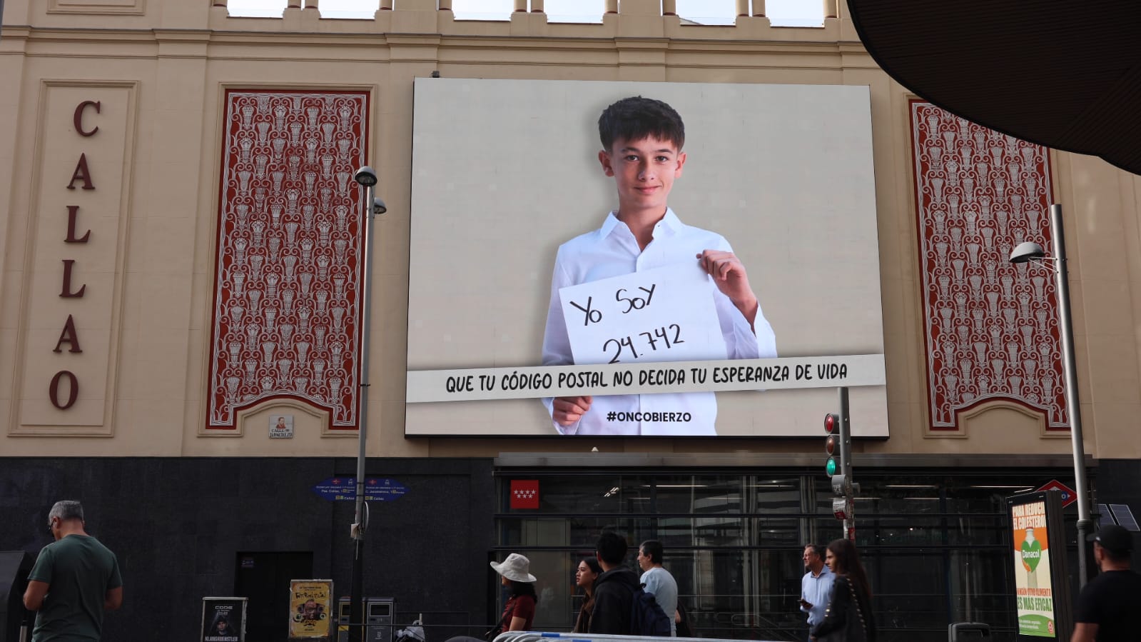 Anuncio colocado en Callao.