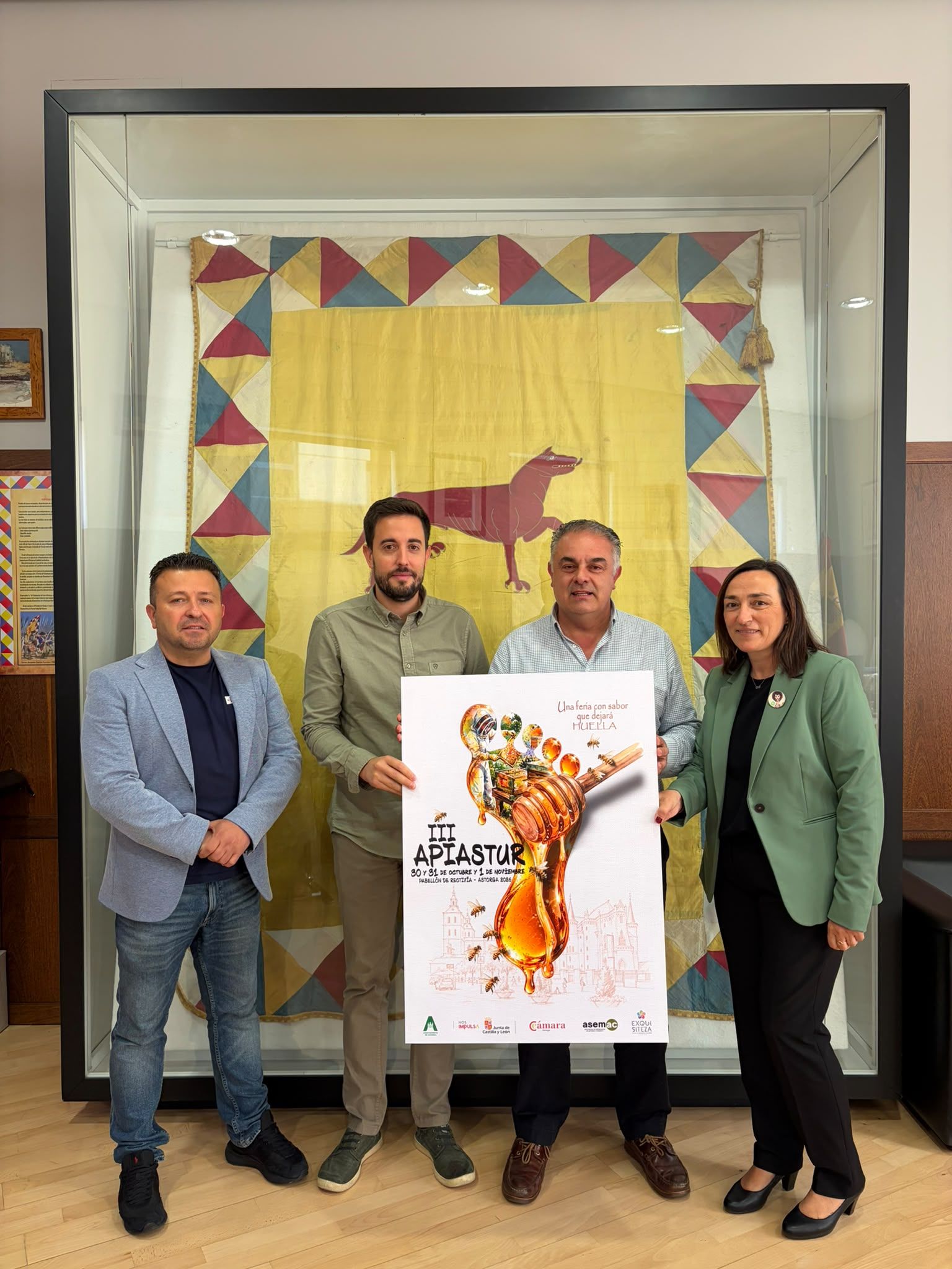  Presentación de la tercera edición de la Feria de la Miel Apiastur. | L.N.C.