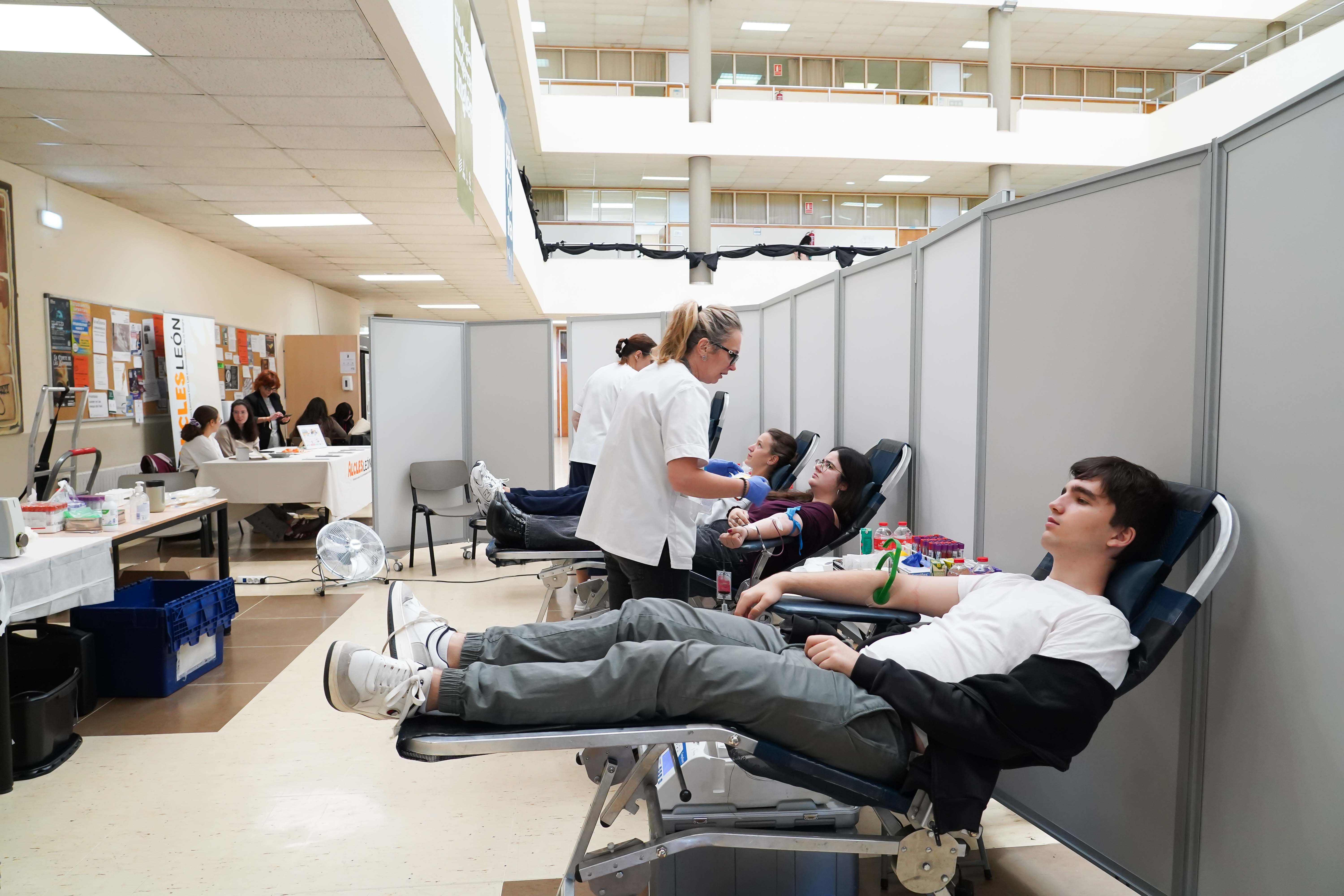 Donaciones de sangre llevadas a cabo en la Universidad de León. | L.N.C.