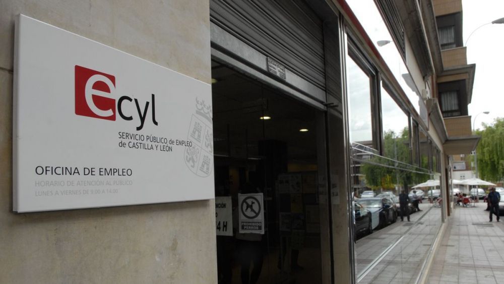 Imagen exterior de una de las oficinas del Ecyl en la ciudad de León. | MAURICIO PEÑA Imagen exterior de una de las oficinas del Ecyl en la ciudad de León. | MAURICIO PEÑA