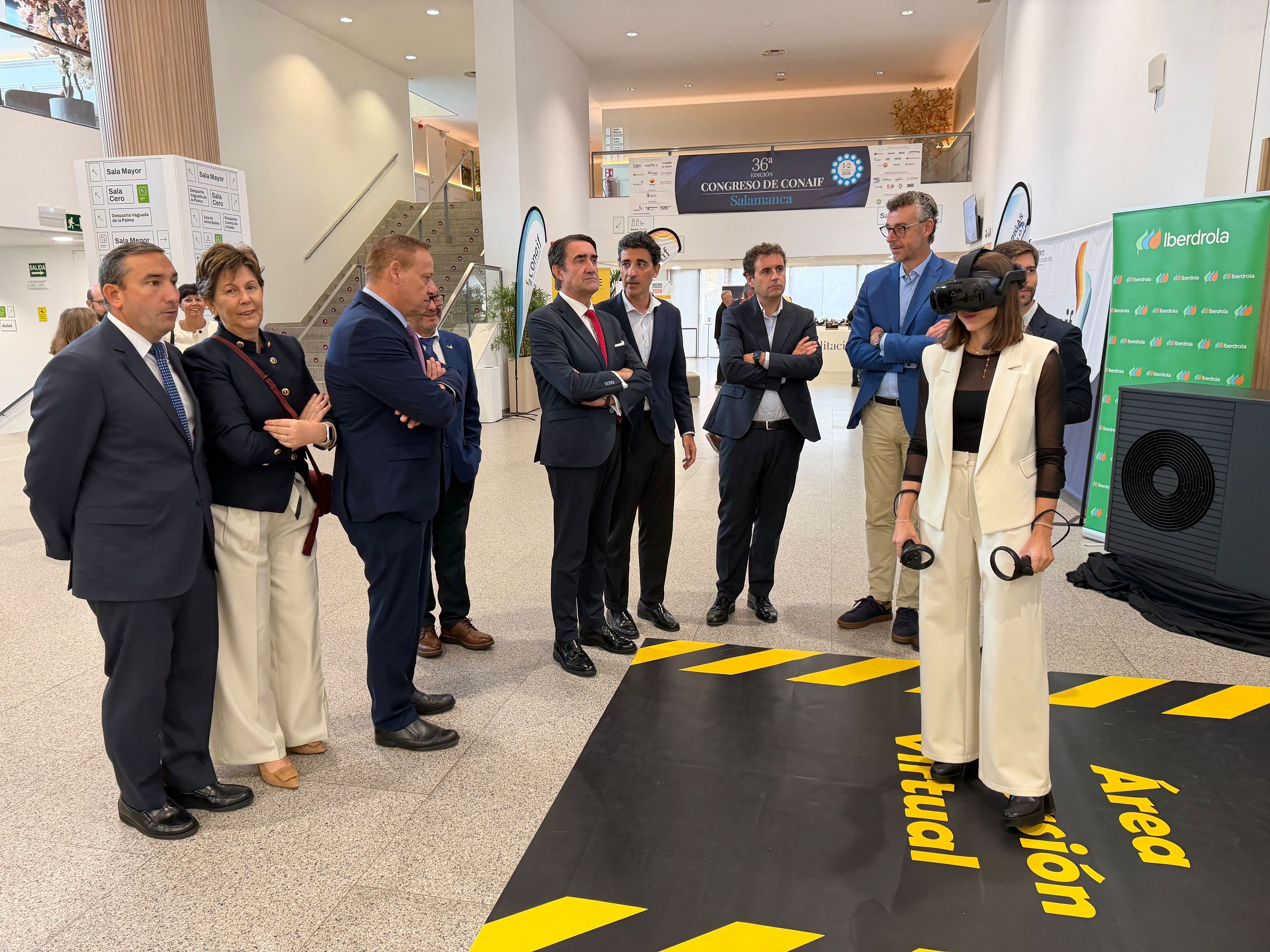 Visita institucional al espacio instalador de Iberdrola en CONAIF