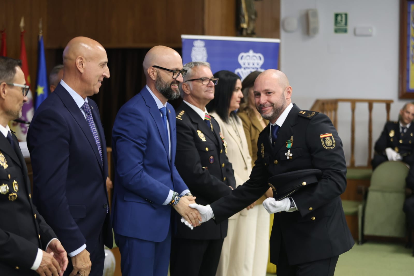 El Albéitar acogió este viernes la celebración de los Ángeles Custodios, patronos de la Policía Nacional, con la entrega de medallas al mérito policial. | FERNANDO OTERO