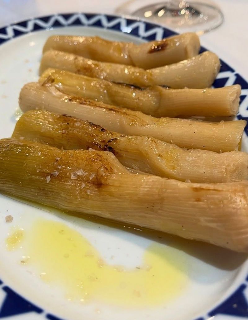 Los puerros de Sahagún son otro de los que no fallan en este restaurante leonés. Los puerros de Sahagún son otro de los que no fallan en este restaurante leonés.