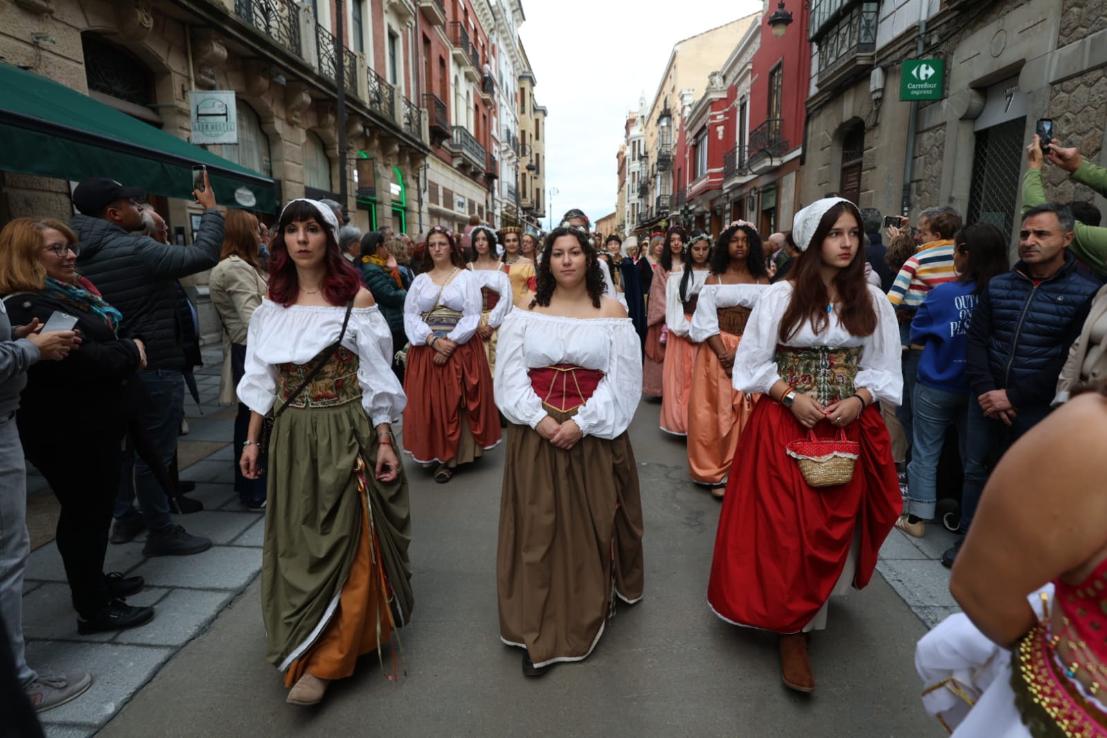 Tributo de las Cien Doncellas, en imágenes
