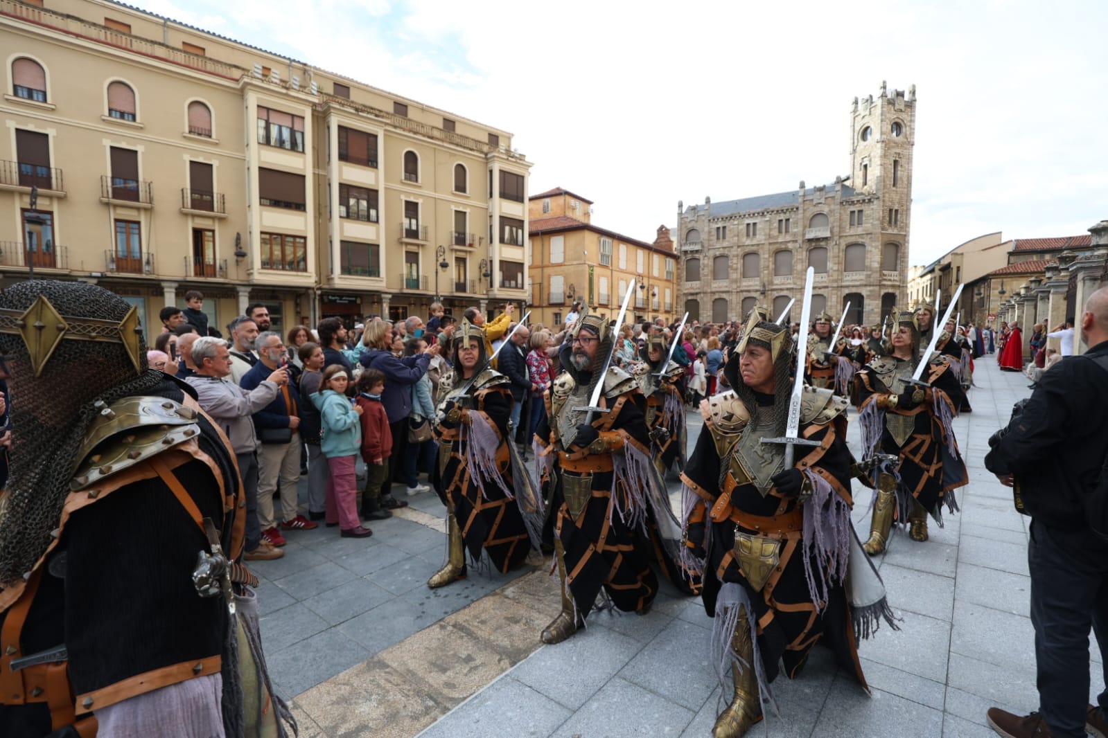 Tributo de las Cien Doncellas, en imágenes 